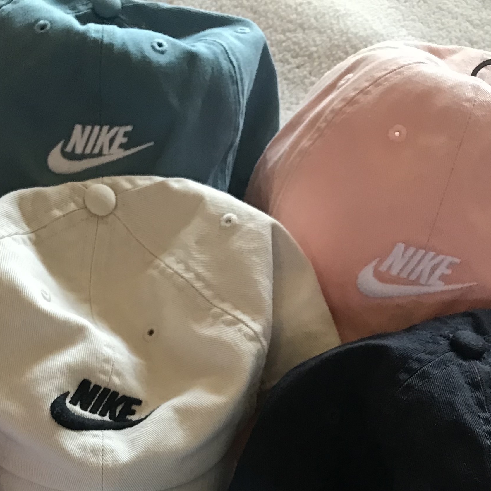 Nike Heritage 86 Futura Washed Cap Light Bone 착용 스타일