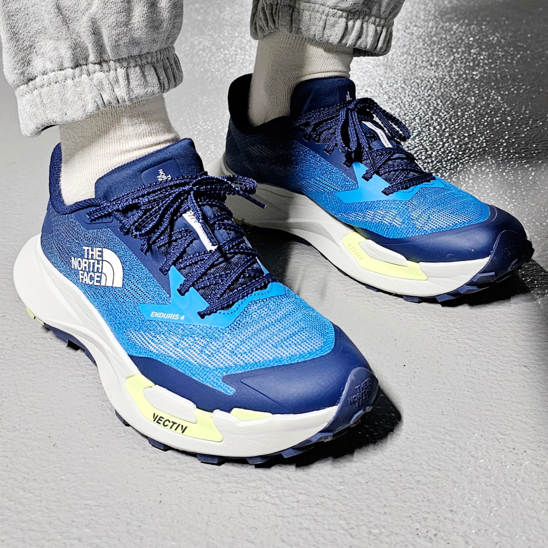 The North Face Vectiv Enduris 4 Blue 착용 스타일