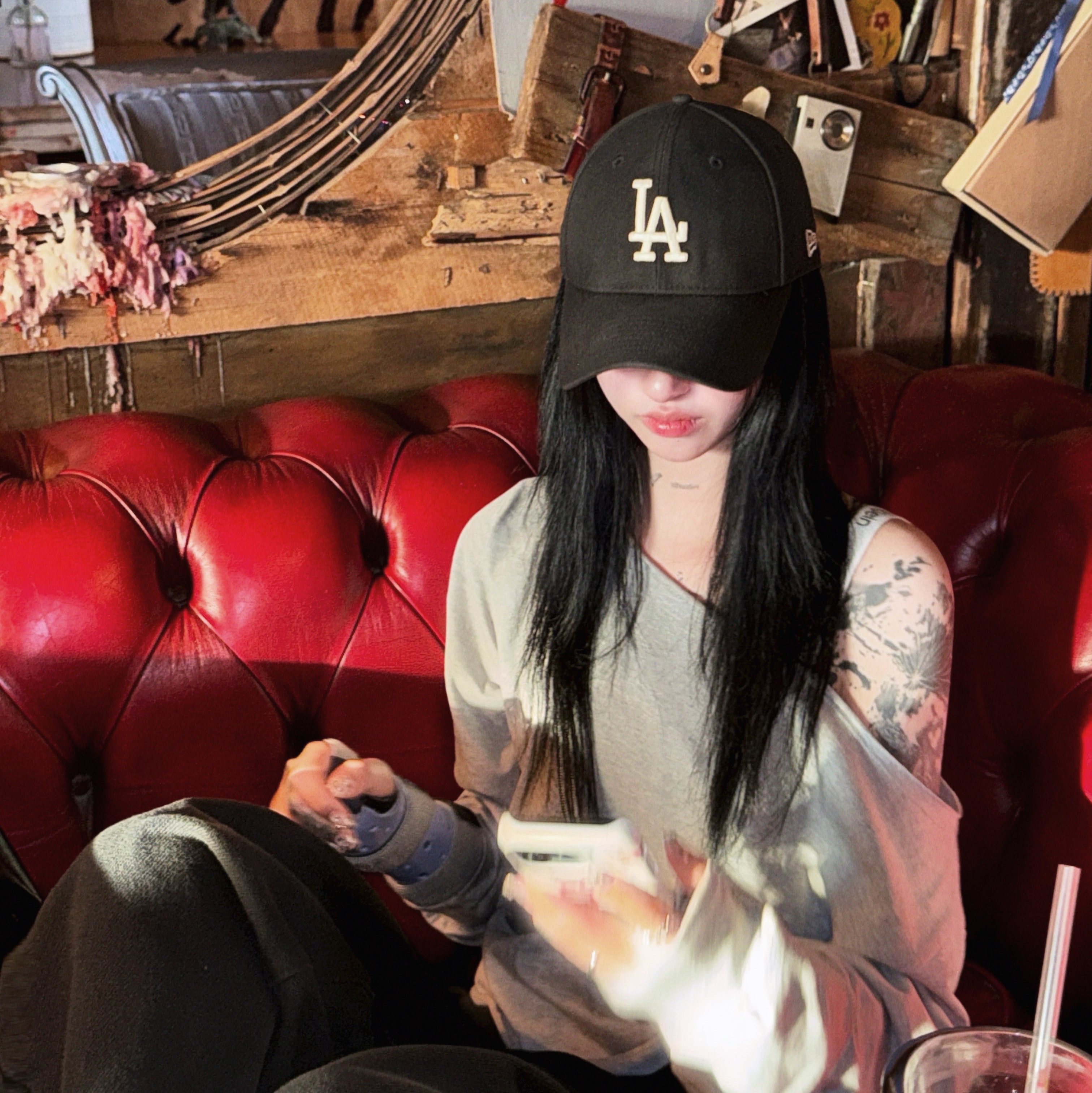 New Era Adjustable 9Forty LA Dodgers Essential Cap Black, (W) Jordan 1 Elevate High Dark Ash 착용 스타일 - 2