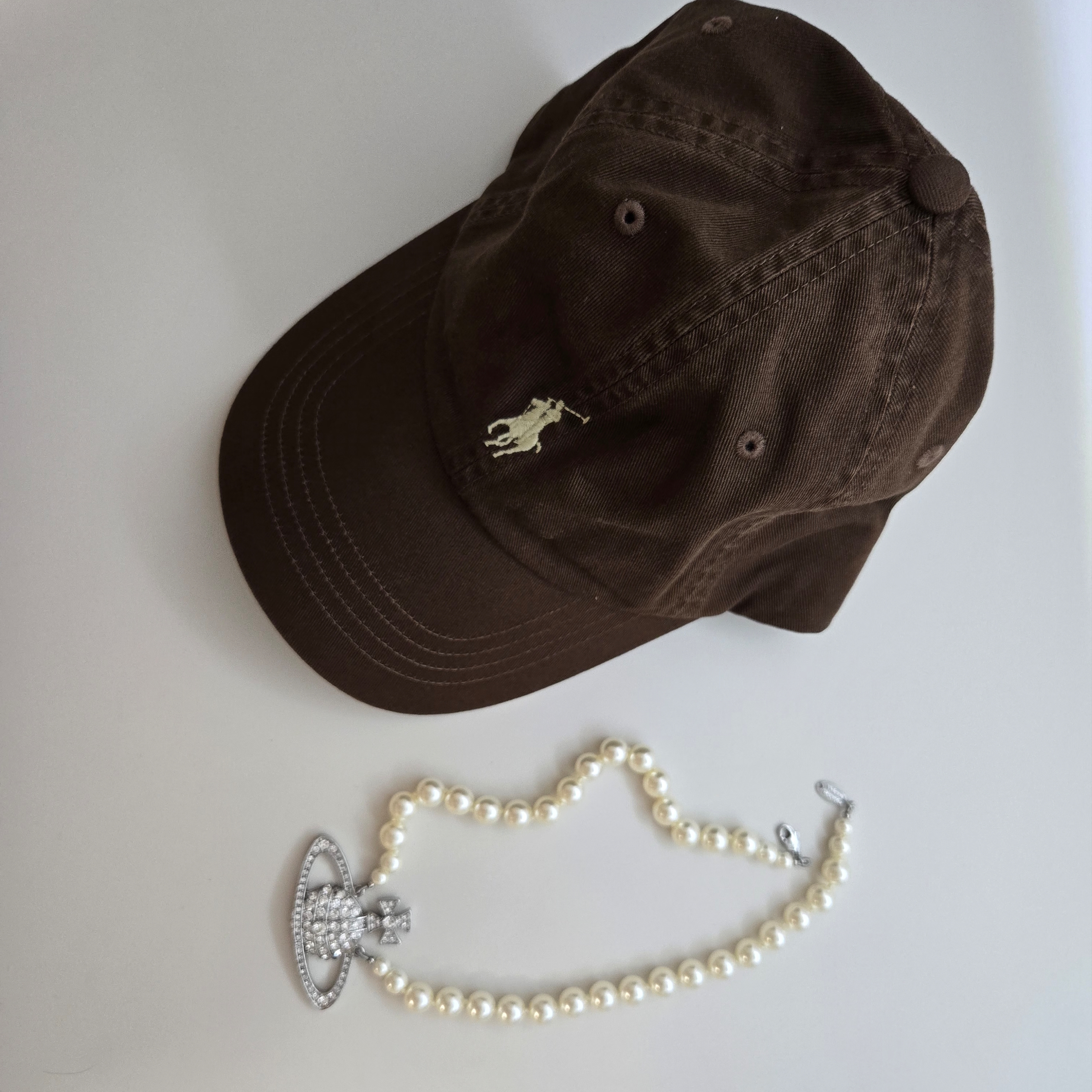 [20% 적립] Polo Ralph Lauren Cotton Chino Baseball Cap Cooper Brown - 25SS, Vivienne Westwood One Row Pearl Bas Relief Choker Silver 착용 스타일