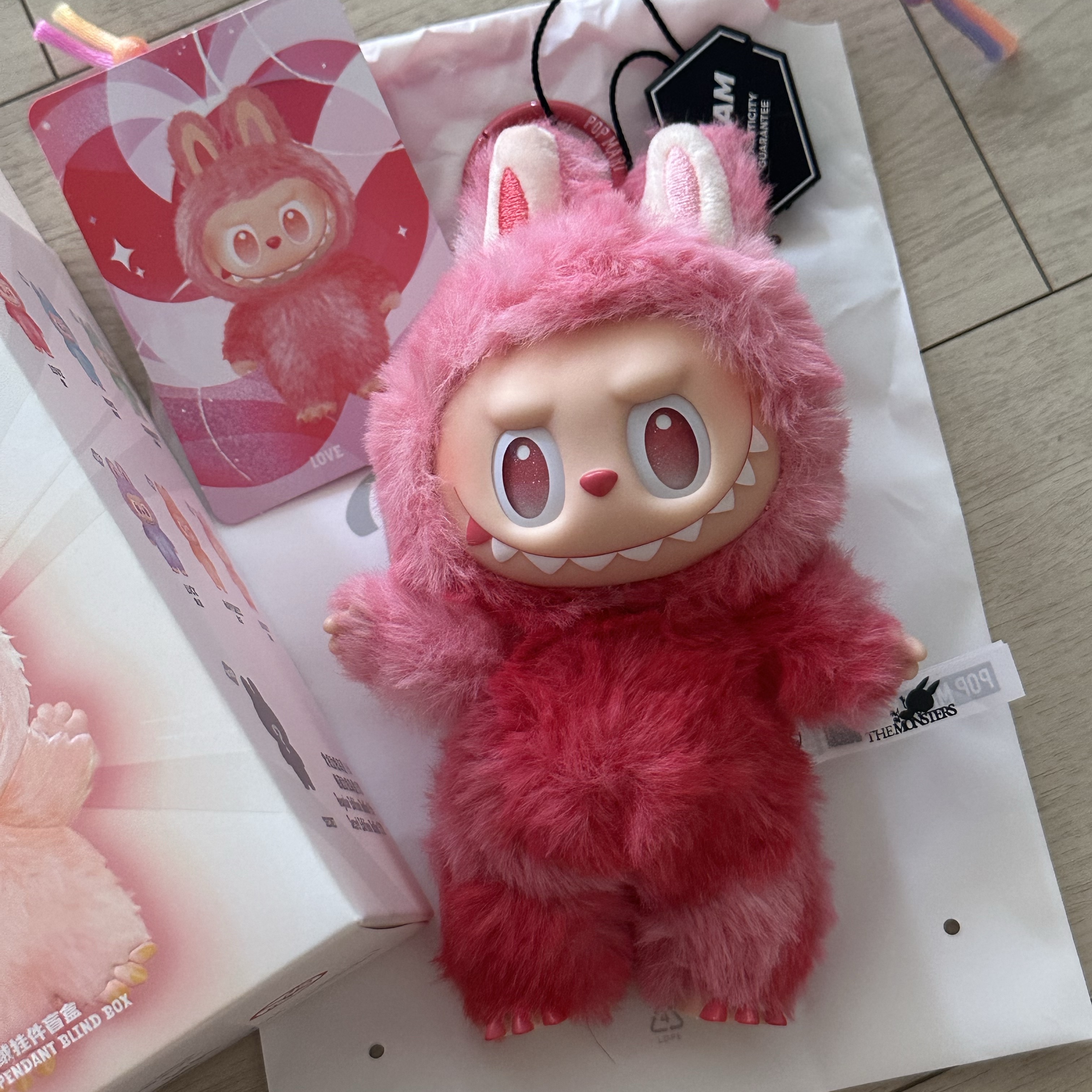 Pop Mart Labubu The Monsters Highlight Series Love Keyring (Opened Case) 착용 스타일 - 2