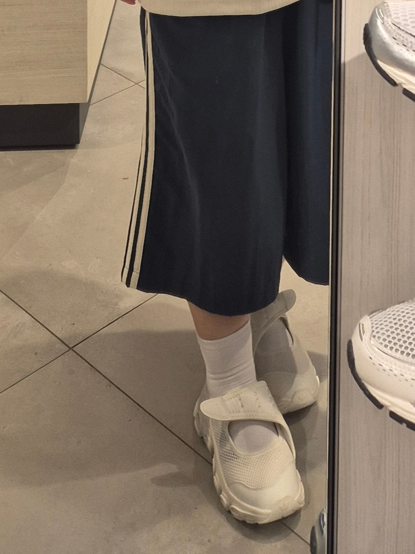 Adidas Originals Capri Shorts Crew Blue Cream White - KR Sizing, (W) Adidas Adifom Megajane Cloud White Iron Metallic 착용 스타일