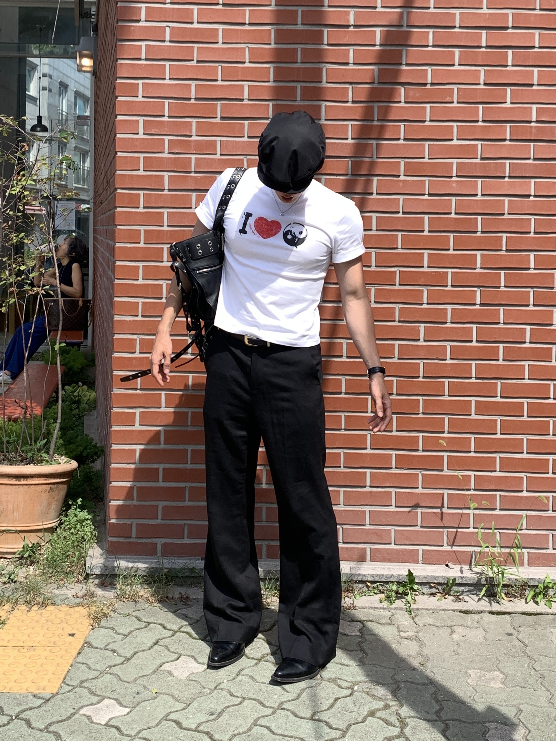 Our Legacy Cuban Boot Black, Prada Re-Nylon Hat Black 착용 스타일 - 1