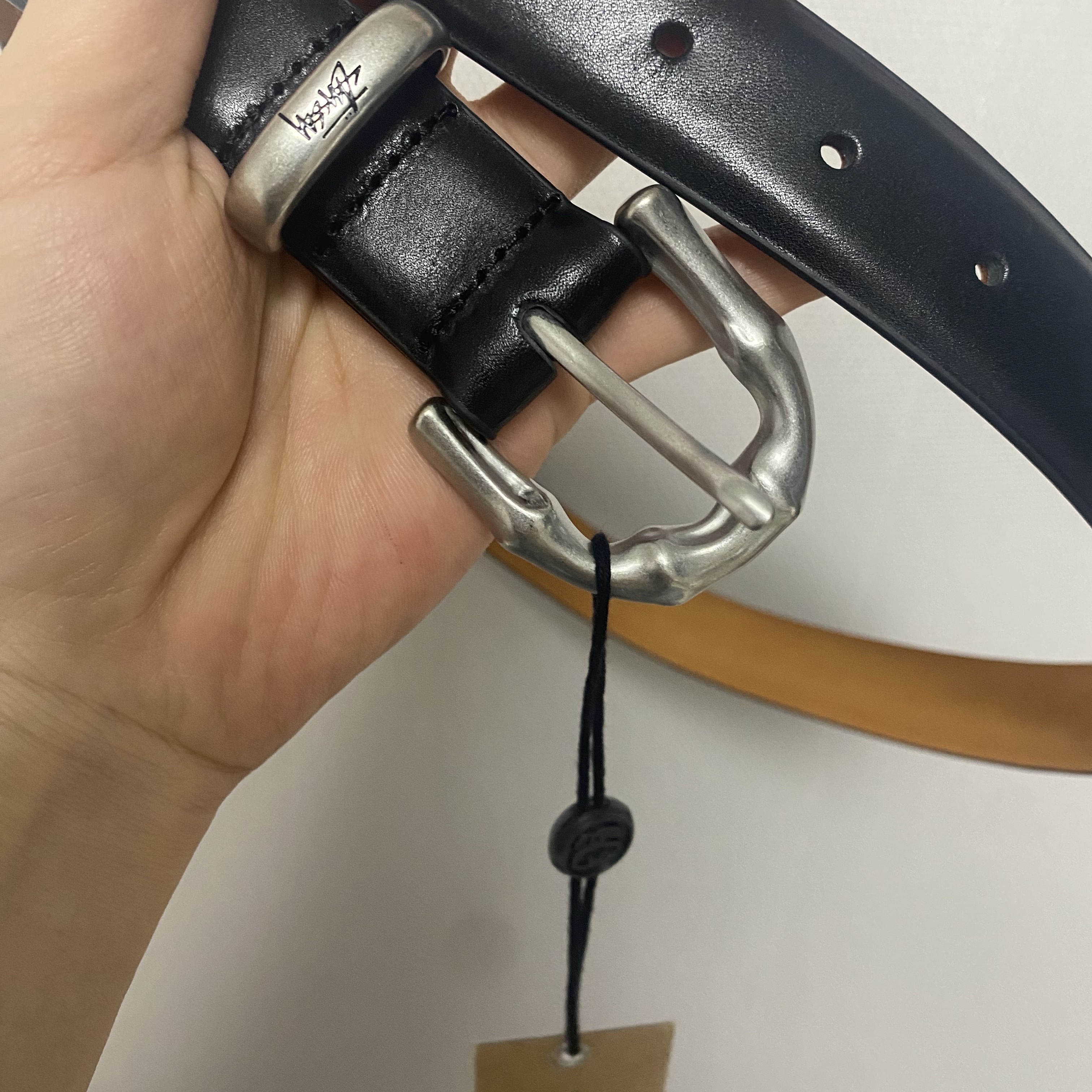 Stussy Bamboo Buckle Belt Black 착용 스타일 - 1
