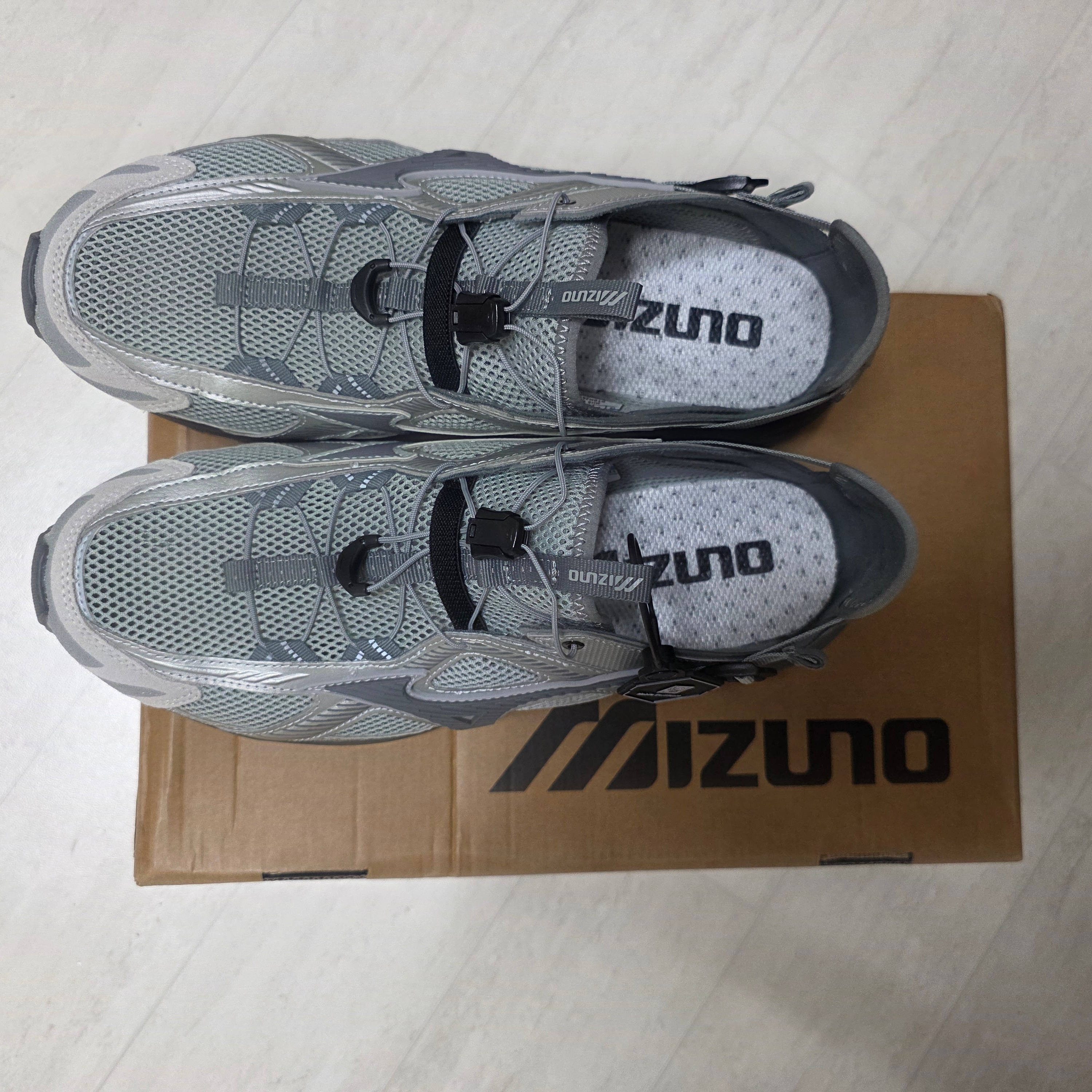 Mizuno Racer Trail SE Silver Grey 착용 스타일 - 4