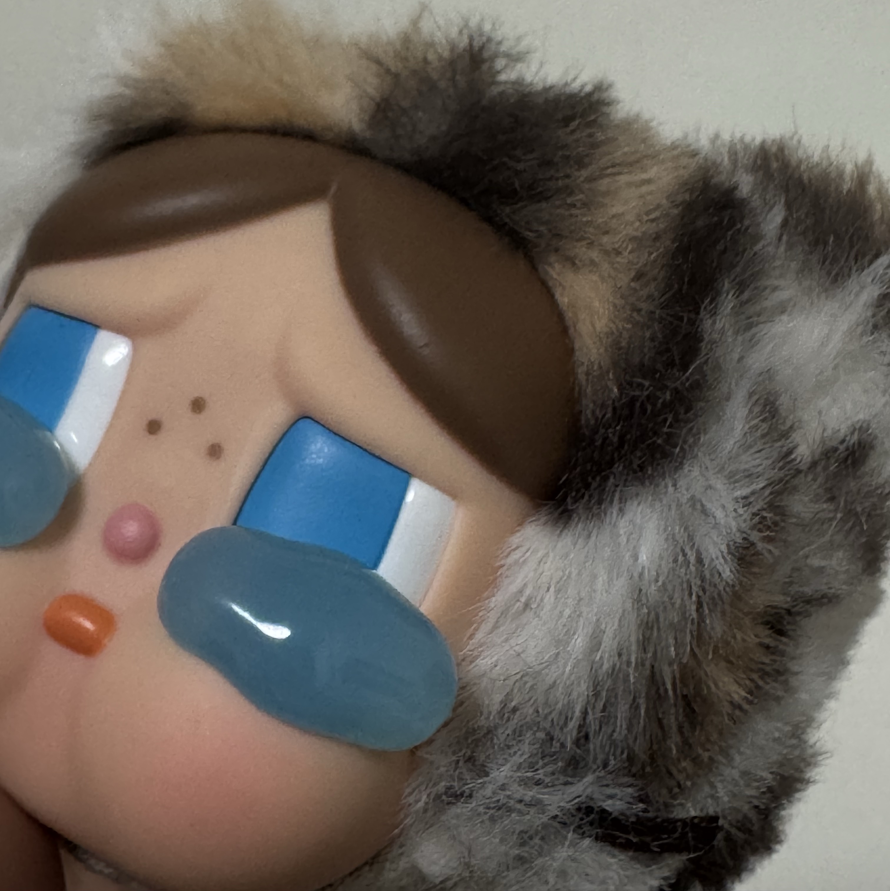 Pop Mart Crybaby Wild But Cutie Series Vinyl Plush Pendant Vintage Cutie (Opened Case) 착용 스타일