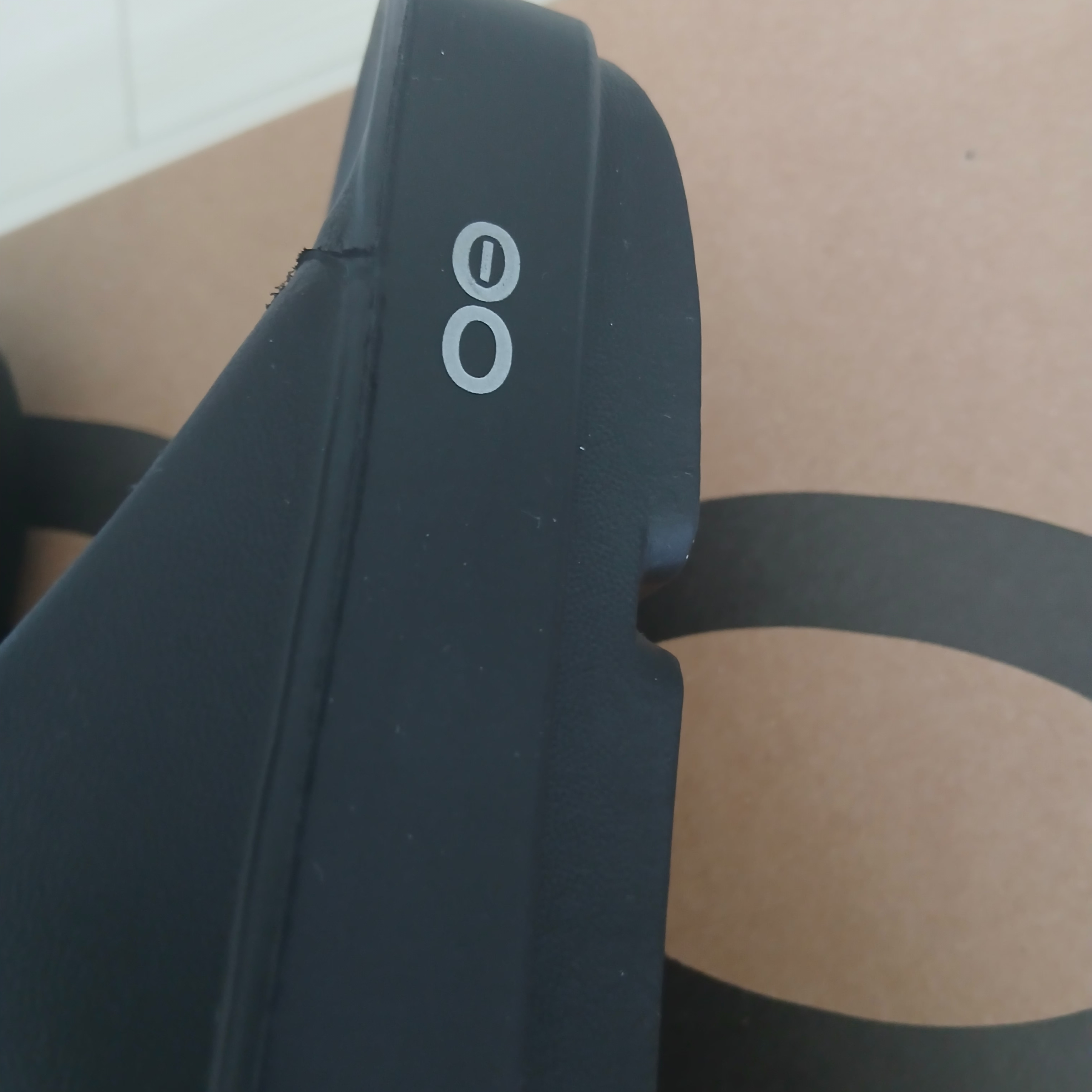 Oofos Ooahh Slide Black 착용 스타일 - 6