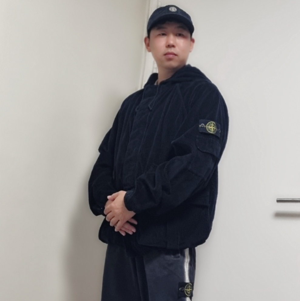 Supreme x Stone Island Corduroy Jacket Black - 20FW, Supreme x Stone Island Painted Camo Nylon 6-Panel Dark Teal - 20FW 착용 스타일