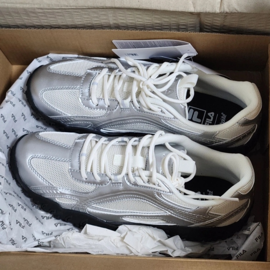 Fila Echappe MS Silver Moon 착용 스타일 - 2