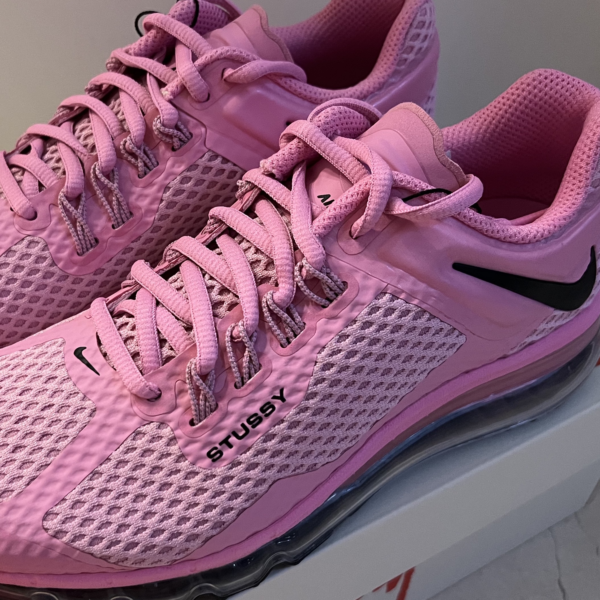 Nike x Stussy Air Max 2013 Psychic Pink 착용 스타일