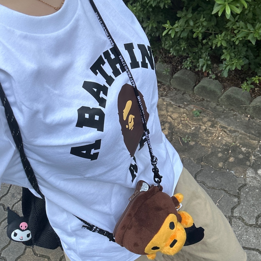 BAPE Baby Milo Mobile Bag Brown, BAPE College T-Shirt White 착용 스타일