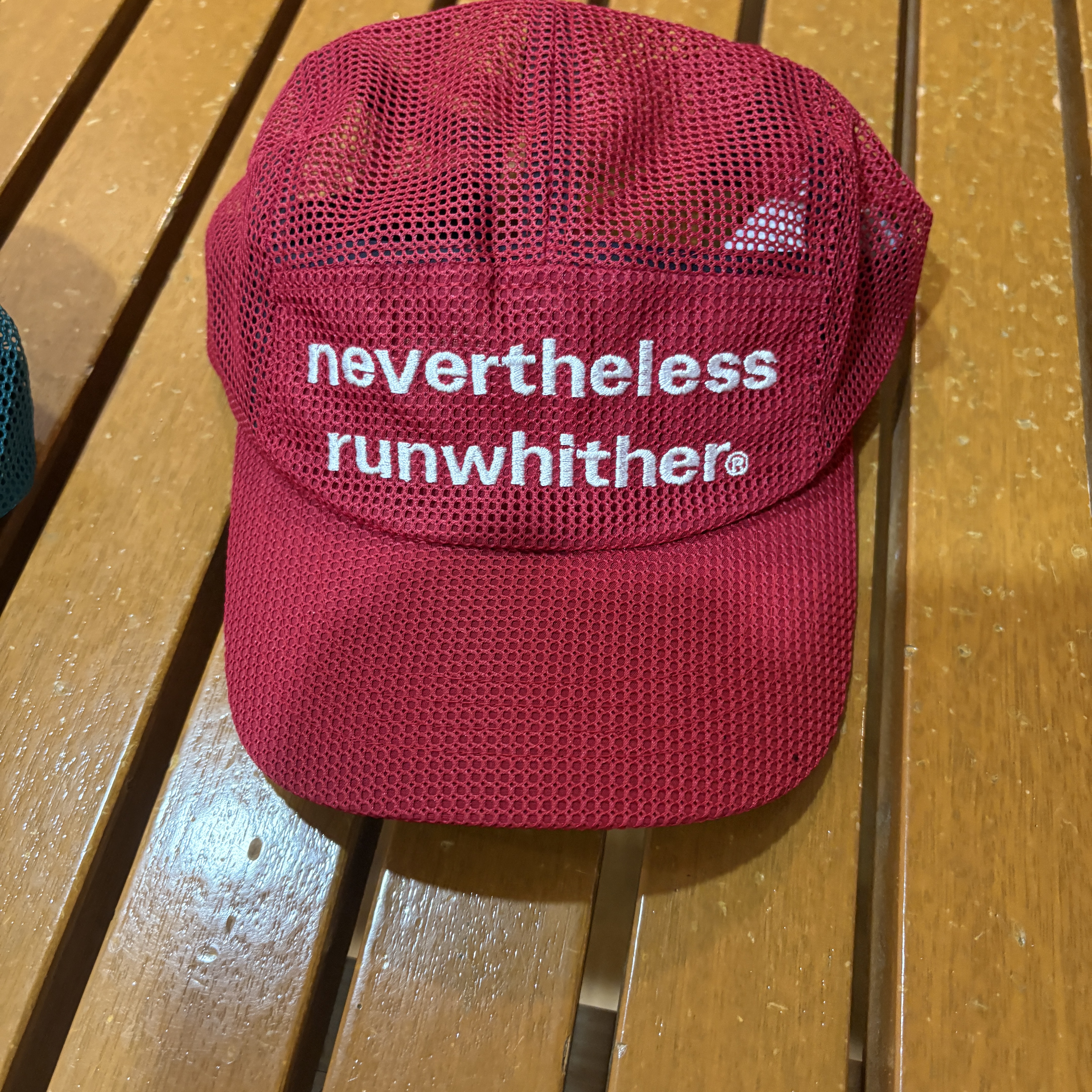 [KREAM 단독] runwhither Mesh Cap Red 착용 스타일