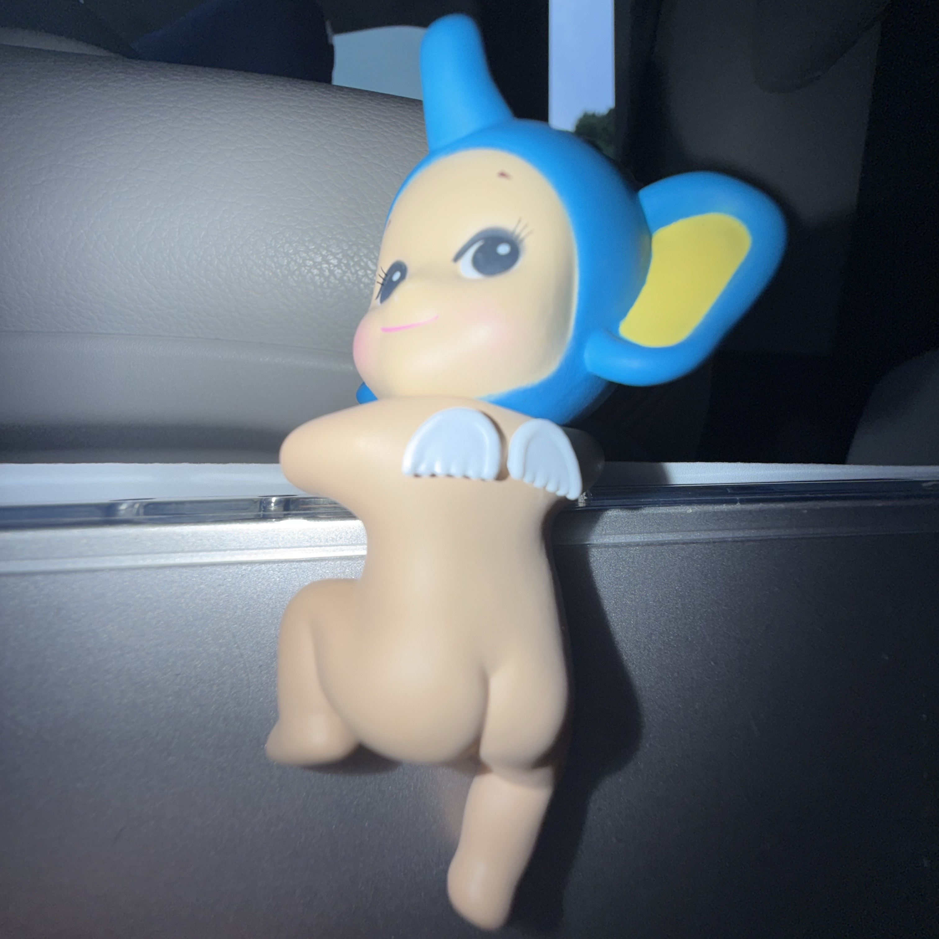 Sonny Angel Looking Back Series Hippers Sealed Case (1 Blind Boxes) 착용 스타일