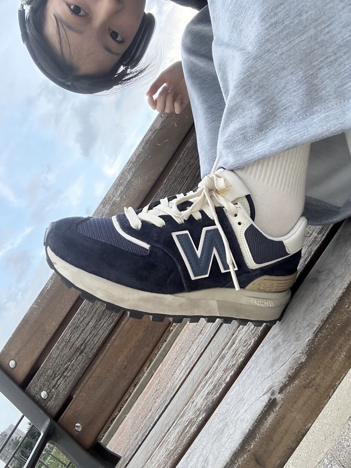 New Balance 574 Legacy Navy 착용 스타일 - 3