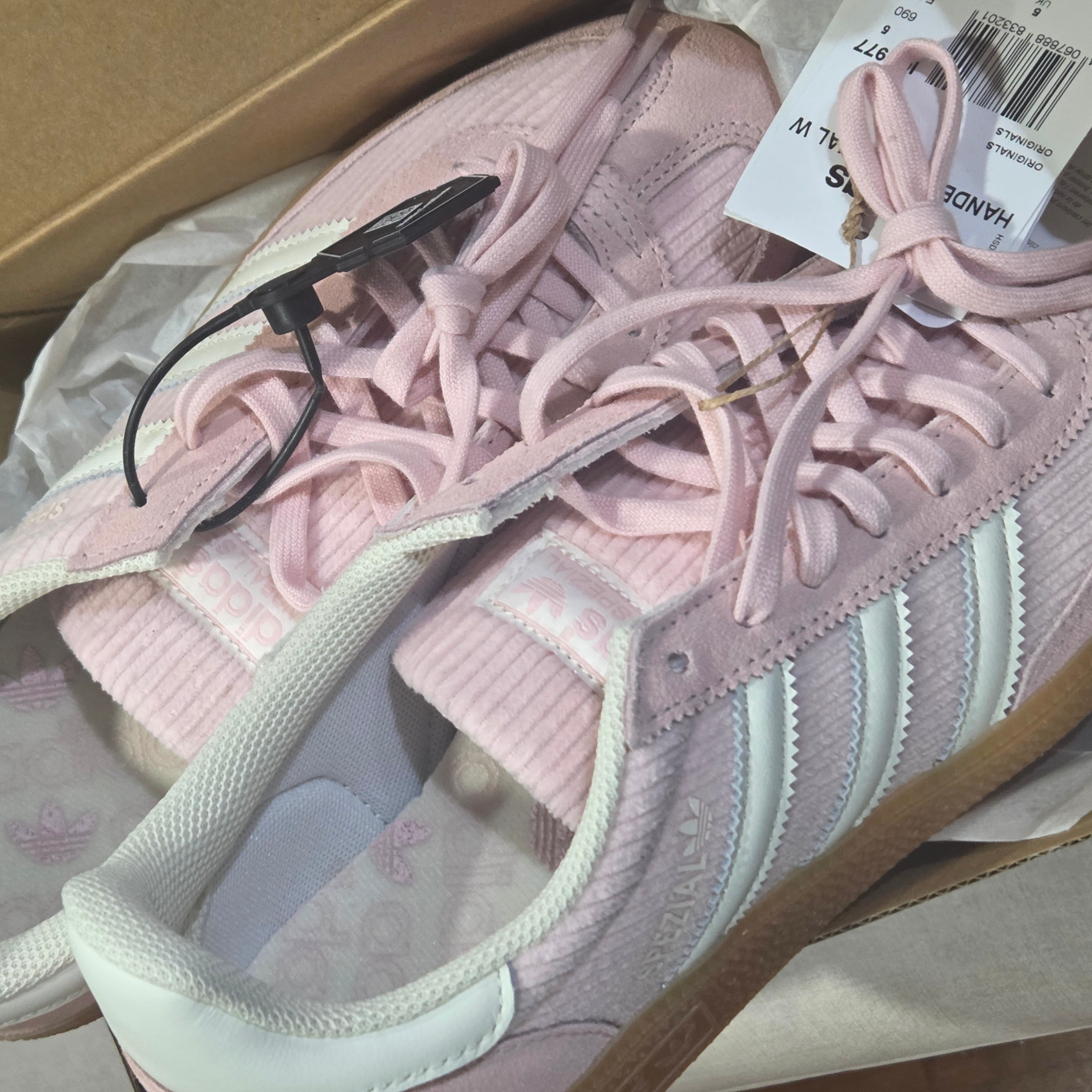 (W) Adidas Handball Spezial Sandy Pink Off White 착용 스타일 - 1