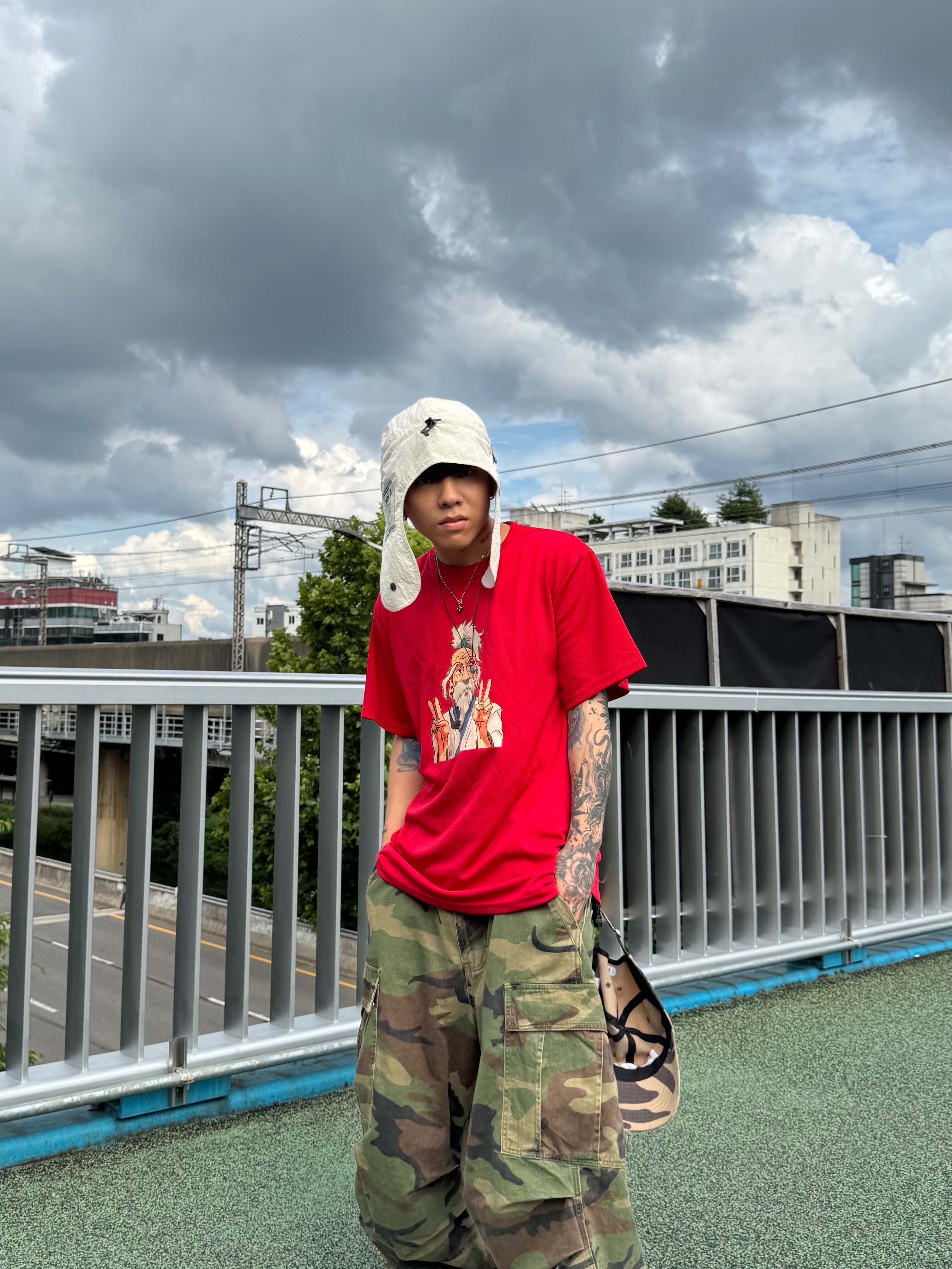 NOD Stone Washed Cargo Pants Camo, Balenciaga Cargo Sneakers White Grey 착용 스타일 - 7