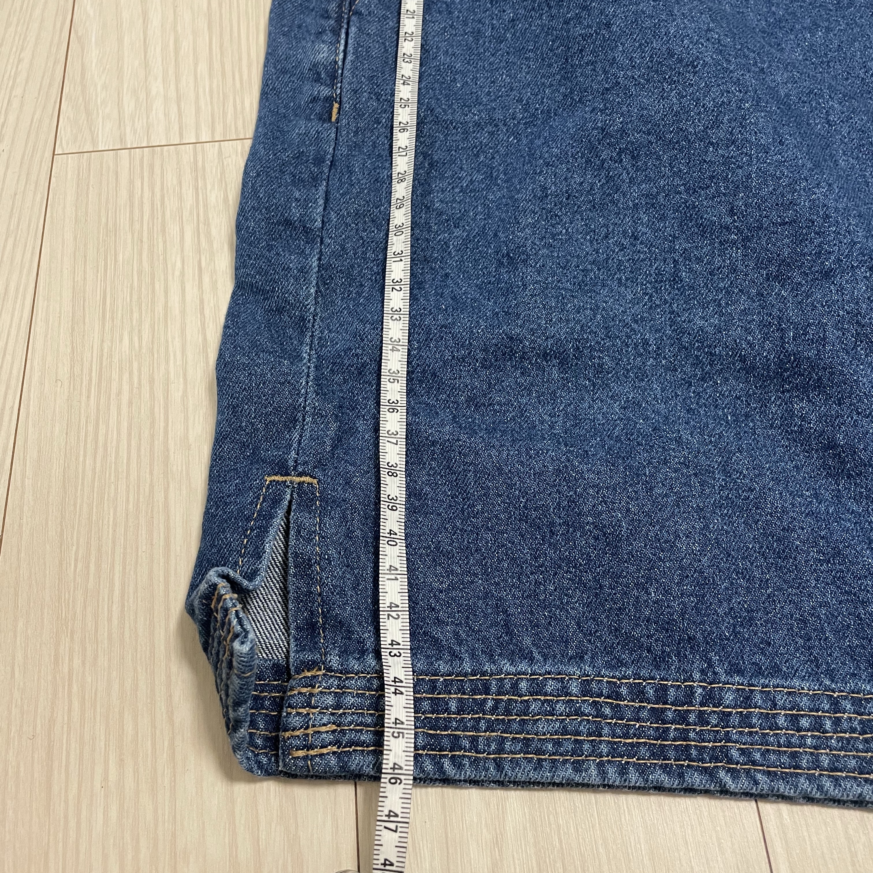 IAB Studio Denim Shorts Deep Blue 착용 스타일 - 3