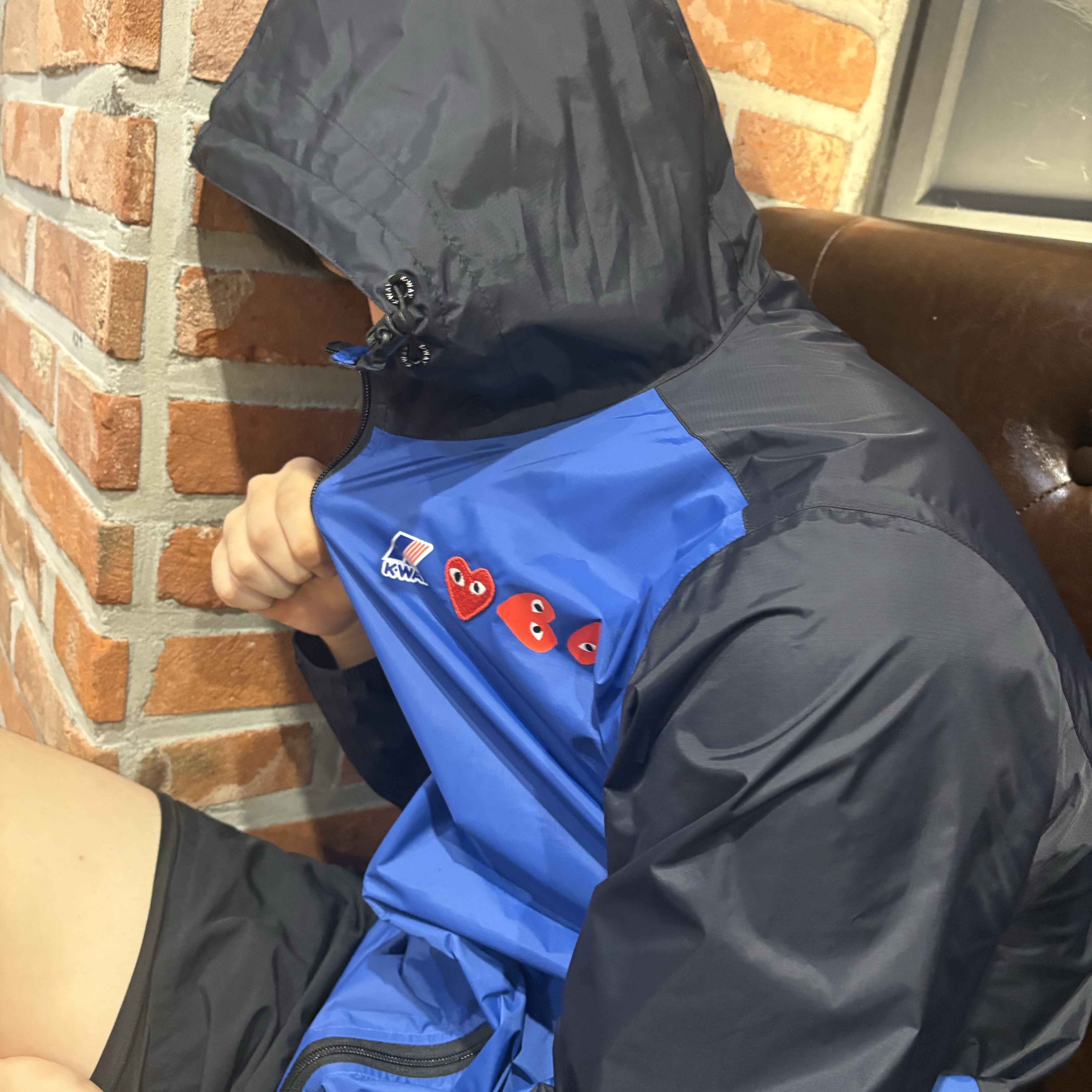 Play Comme des Garcons x K-Way Full Zip Jacket Blue Black 착용 스타일