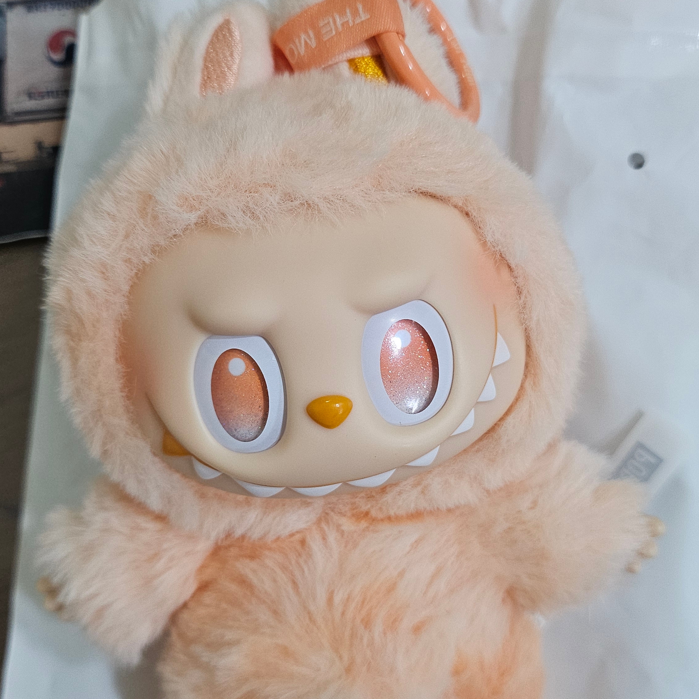 Pop Mart Labubu The Monsters Highlight Series Sealed Case (1 Blind Box) 착용 스타일