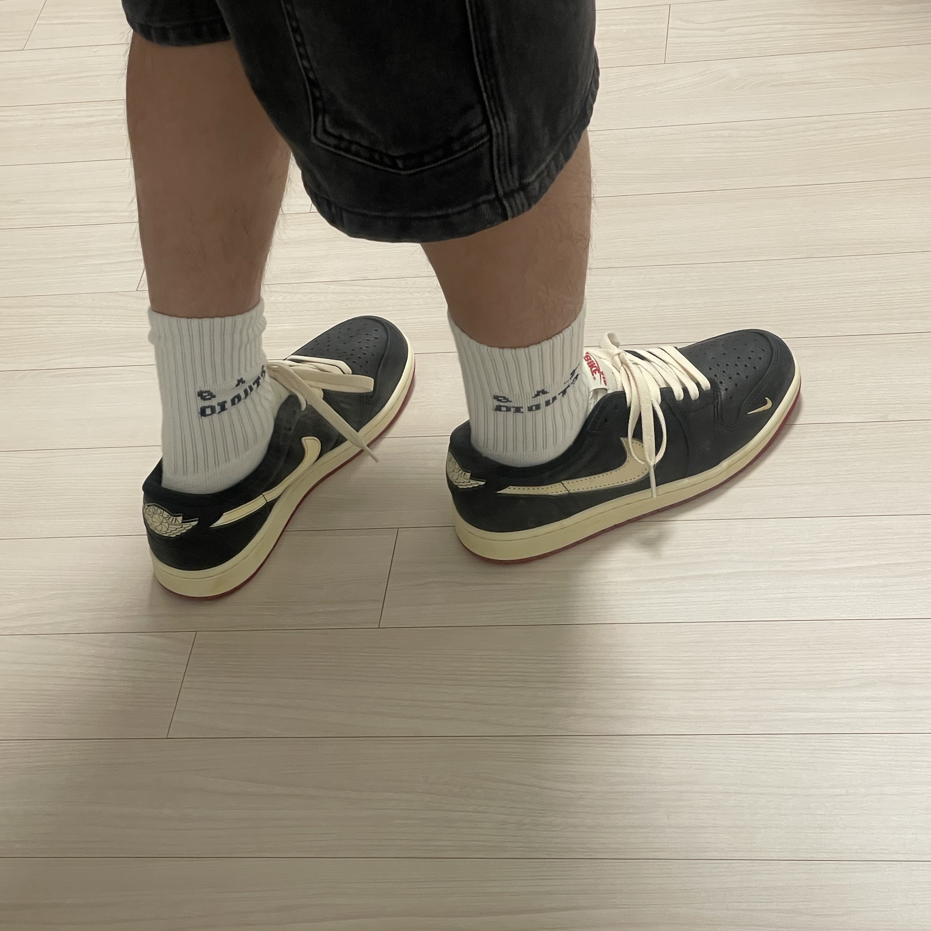 Jordan 1 x Nigel Sylvester Retro Low OG Better With Time 착용 스타일 - 2