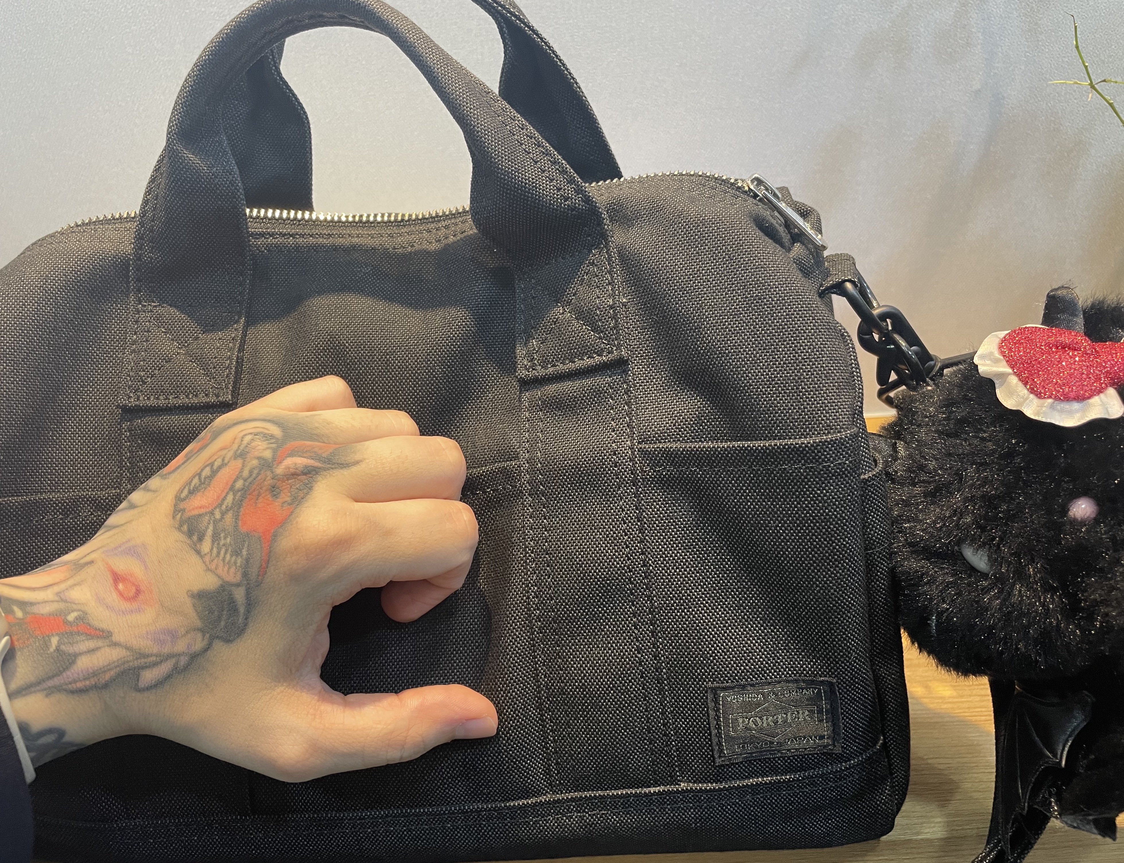 Porter Smoky 2Way Doctors Bag Black, Sanrio Hello Kitty Devil Mascot Holder 착용 스타일 - 1