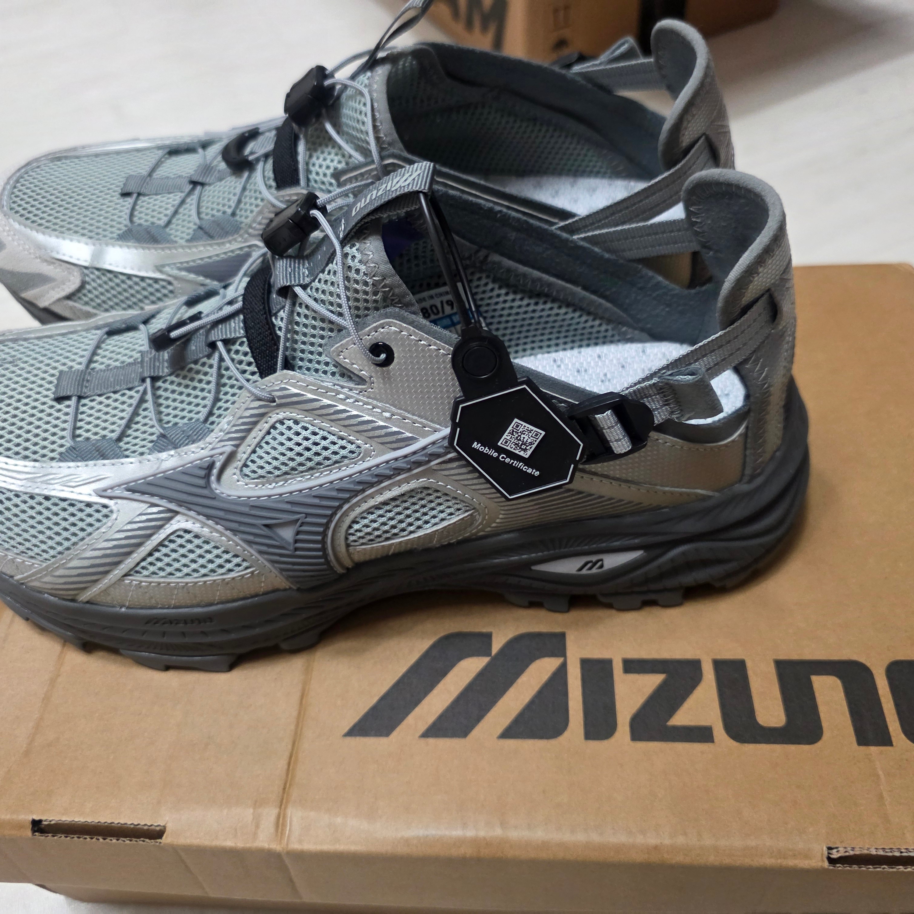 Mizuno Racer Trail SE Silver Grey 착용 스타일 - 5