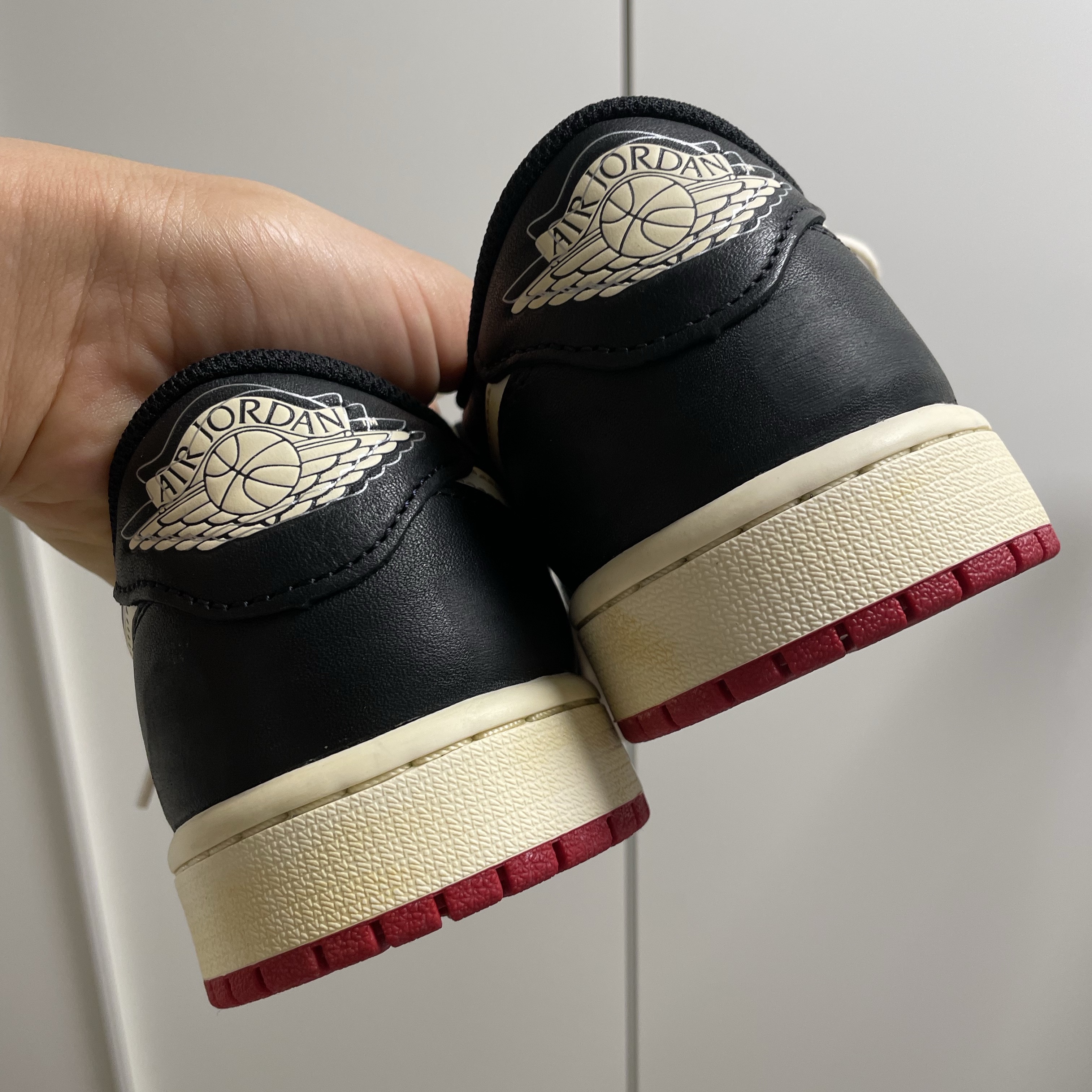 Jordan 1 x Nigel Sylvester Retro Low OG Better With Time 착용 스타일 - 5