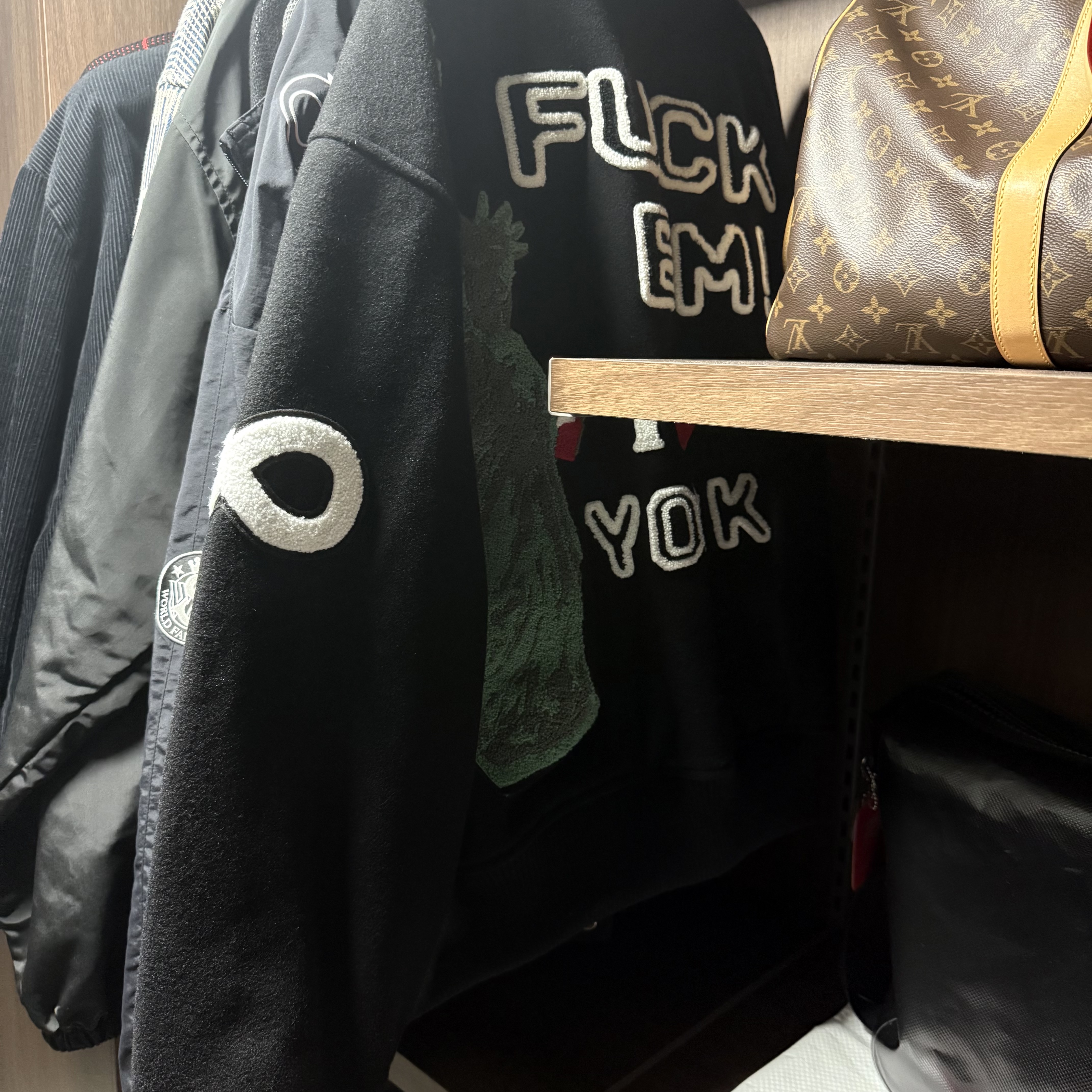 Supreme Tourist Varsity Jacket Black - 23SS 착용 스타일 - 2