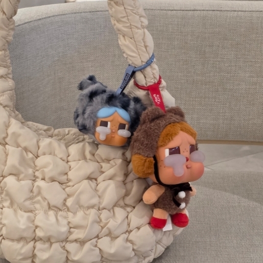 Pop Mart Crybaby Crying Again Series Plush Keyring Love Makes Us Cry (Opened Case), Pop Mart Crybaby Wild But Cutie Series Vinyl Plush Pendant Denim Cutie (Opened Case) 착용 스타일 - 2