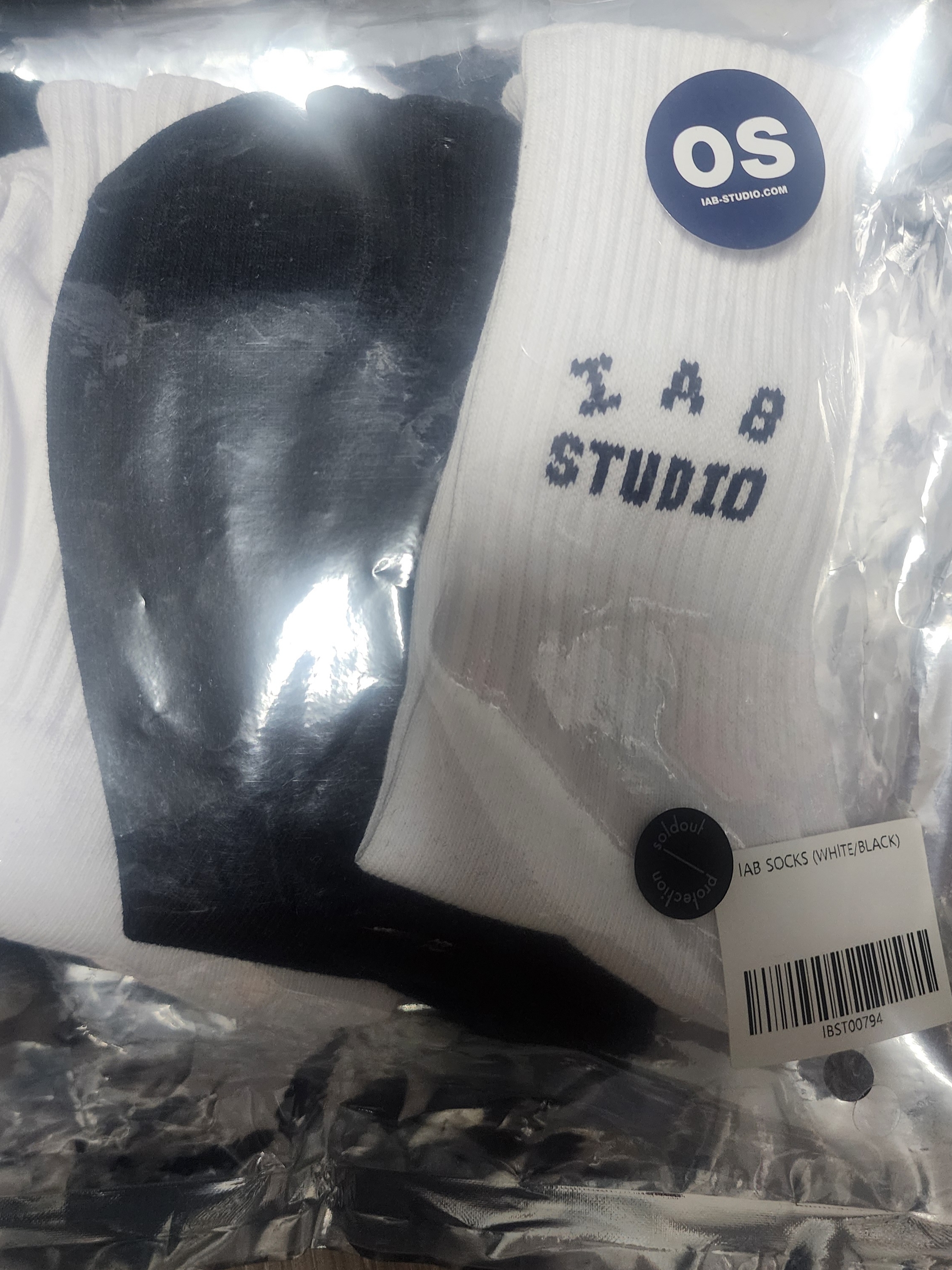IAB Studio Socks White Black (5 Pack) 착용 스타일