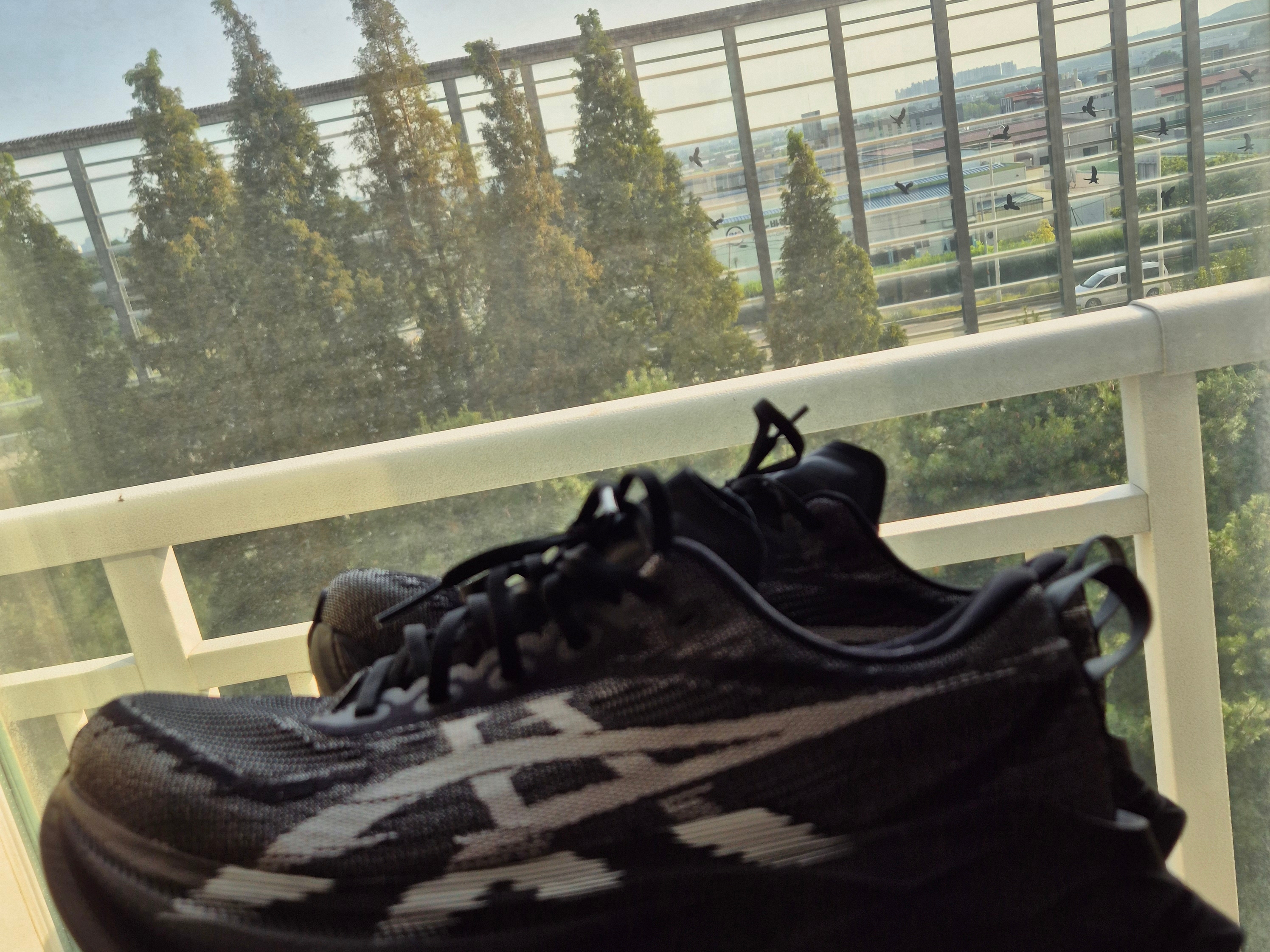 Asics Superblast 2 Black White 착용 스타일 - 2