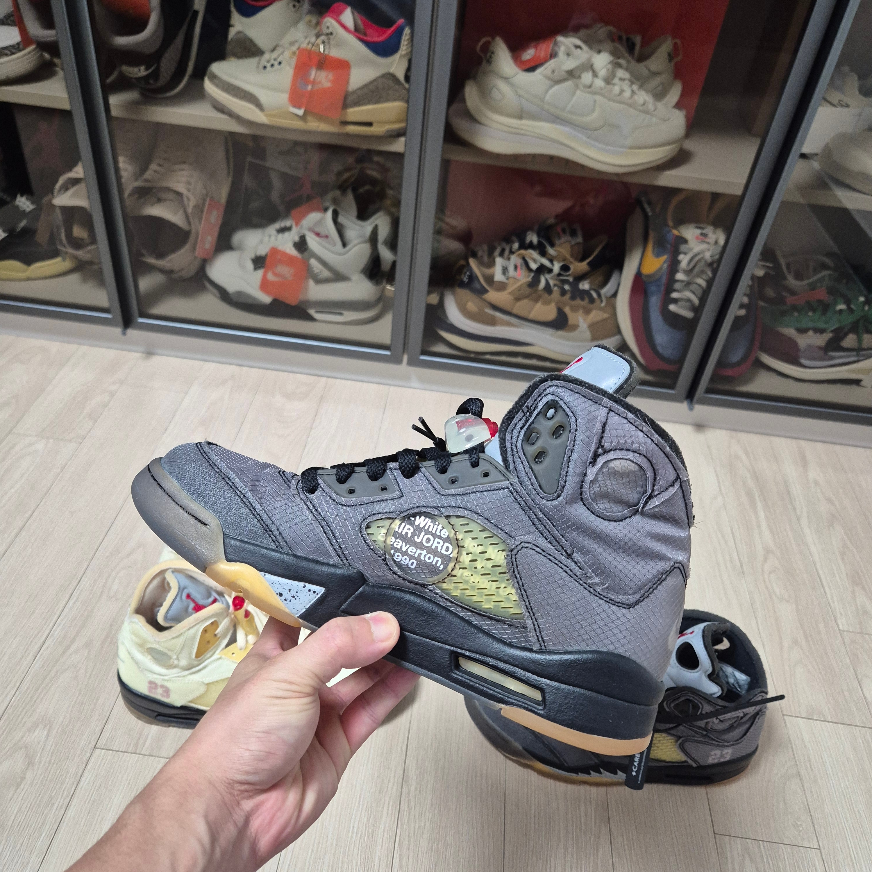 Jordan 5 x Off-White Retro SP Black Muslin, Jordan 5 x Off-White Retro SP Sail Fire Red 착용 스타일 - 6