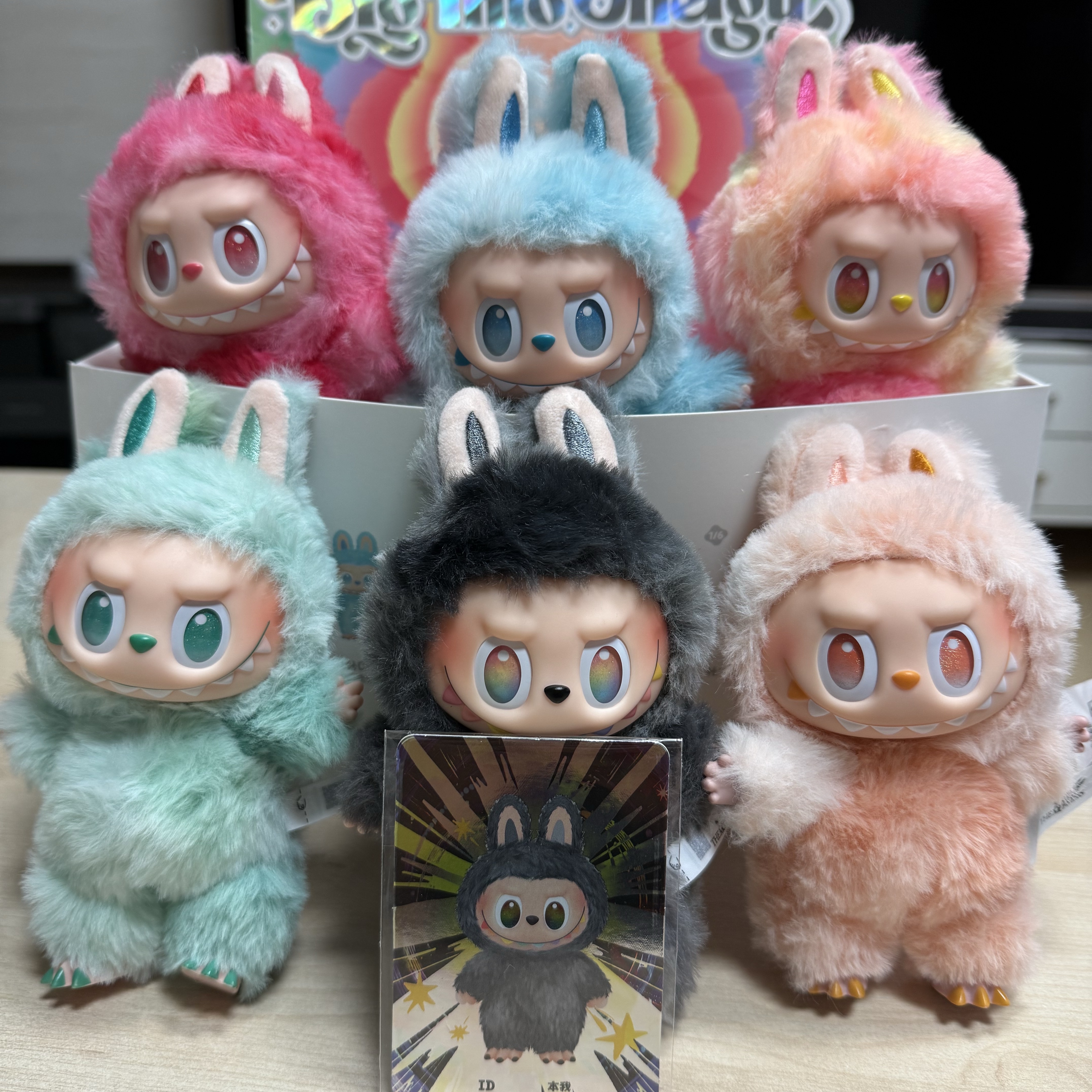 Pop Mart Labubu The Monsters Highlight Series Sealed Case (6 Blind Boxes) 착용 스타일 - 1