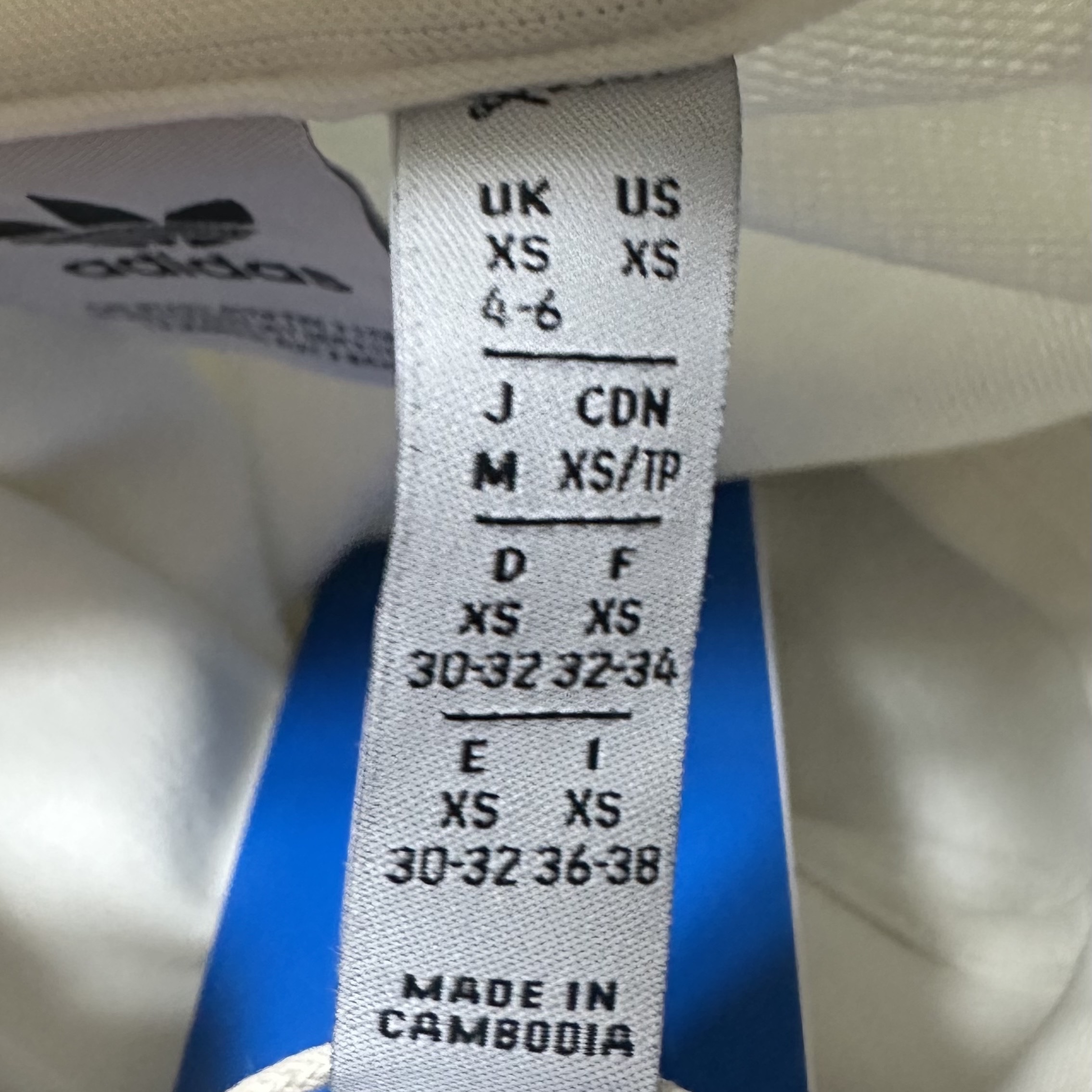 (W) Adidas Colorblock Track Top Off White - US Sizing 착용 스타일 - 2