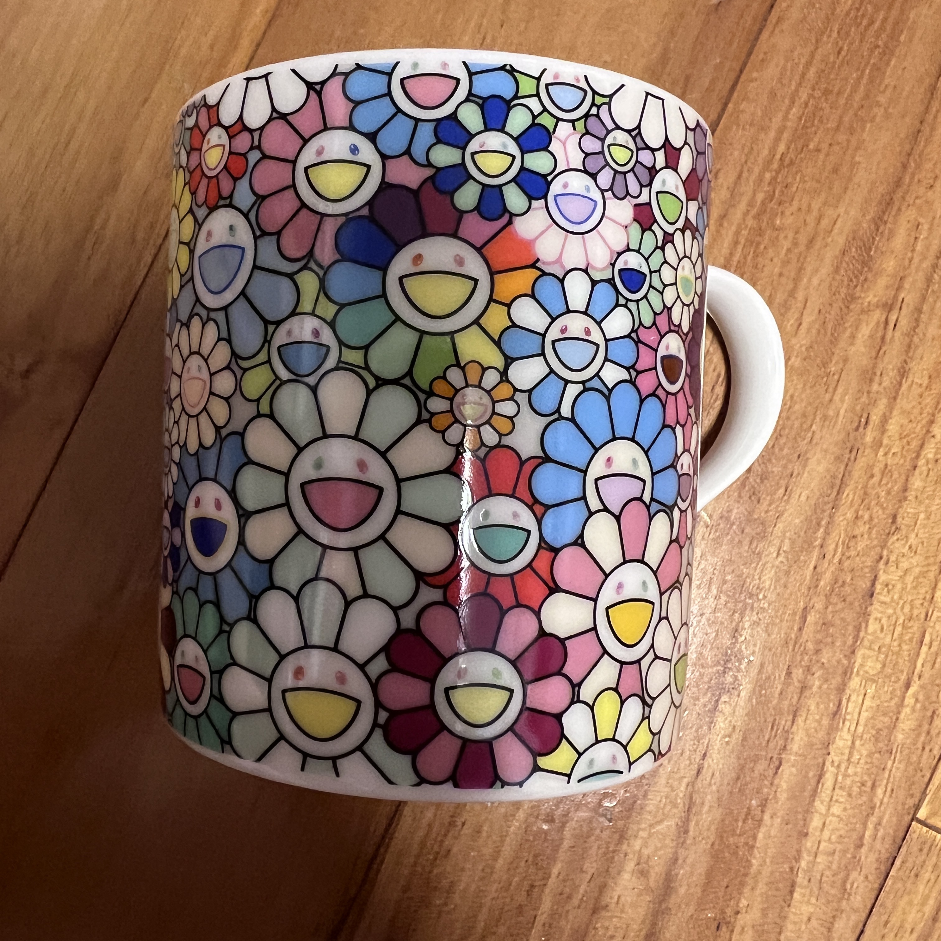 Kaikai Kiki Mug Flower 착용 스타일