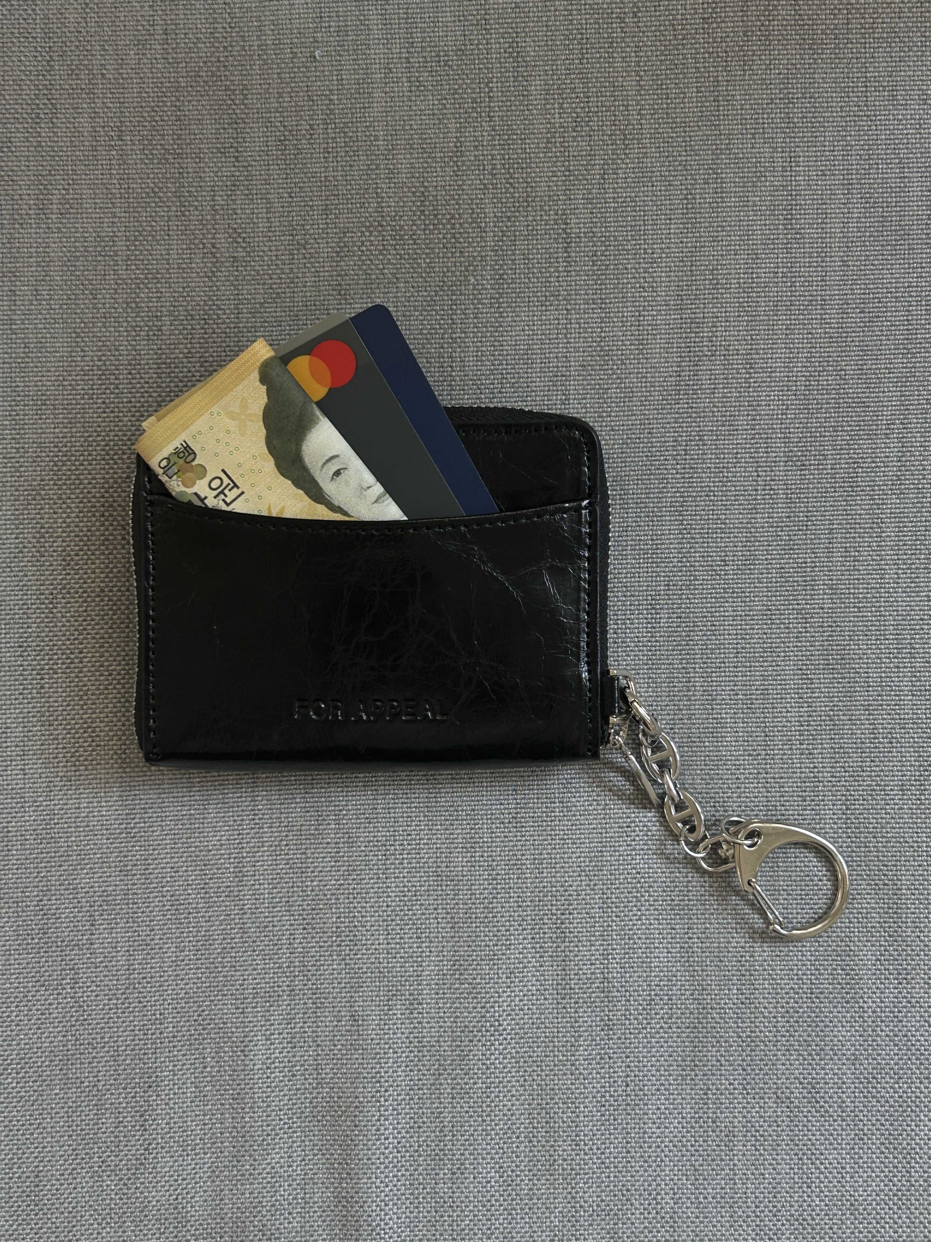 For Appeal Stud Zipper Card Wallet Black 착용 스타일