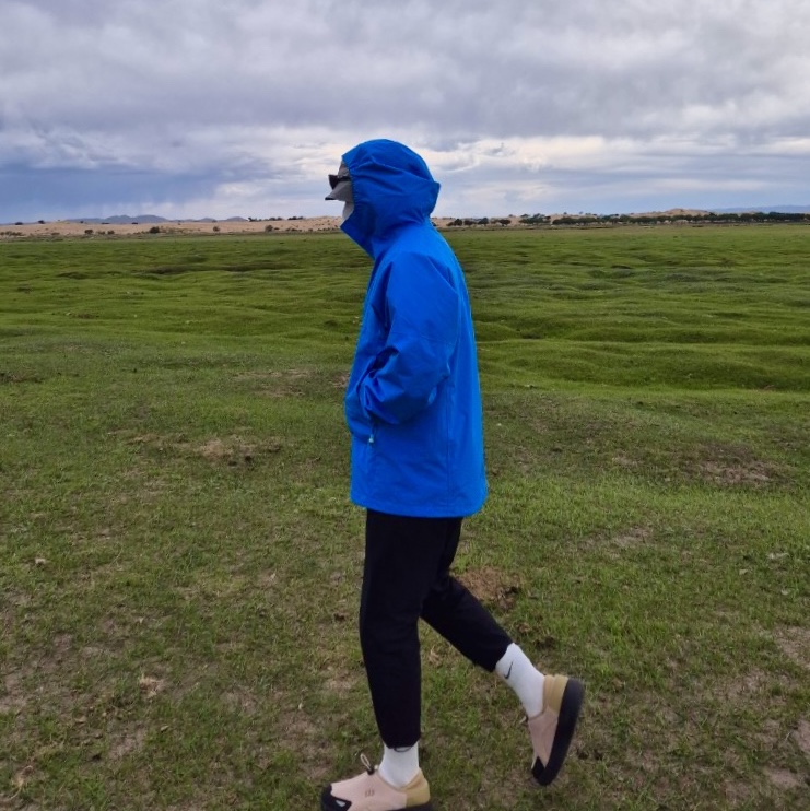 Nike ACG Storm-Fit ADV Cascade Rains Full Zip Jacket Light Photo Blue Summit White - Asia, Oakley Eye Jacket Redux Matte Black Frame Prizm Grey Lenses High Bridge Fit 착용 스타일