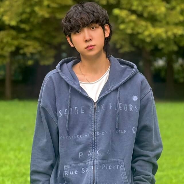 AMOU Pigment 2Way Hoodie Zip Up Navy 착용 스타일