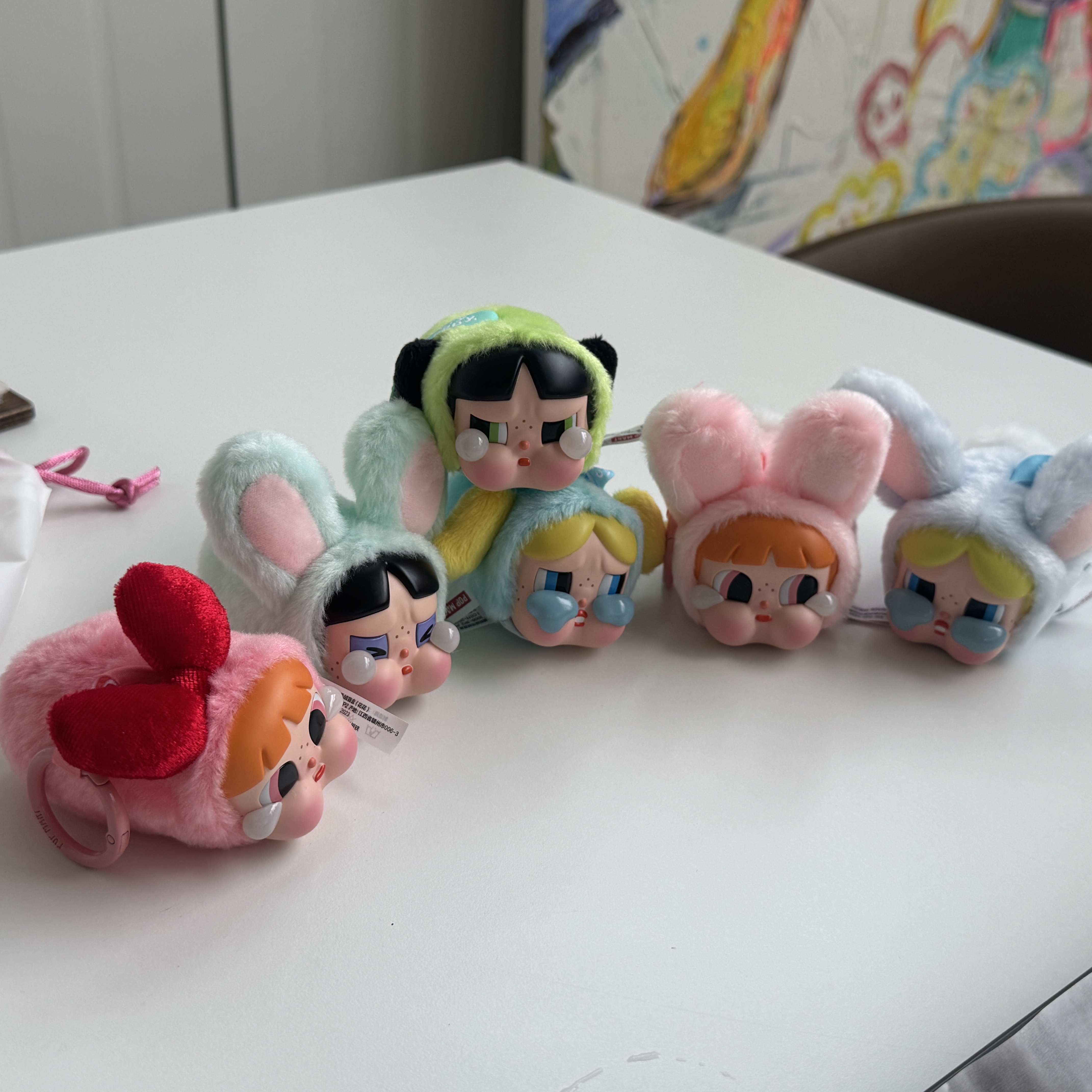 Pop Mart Crybaby x Powerpuff Girls Series Keyring Sealed Case (6 Blind Boxes) 착용 스타일