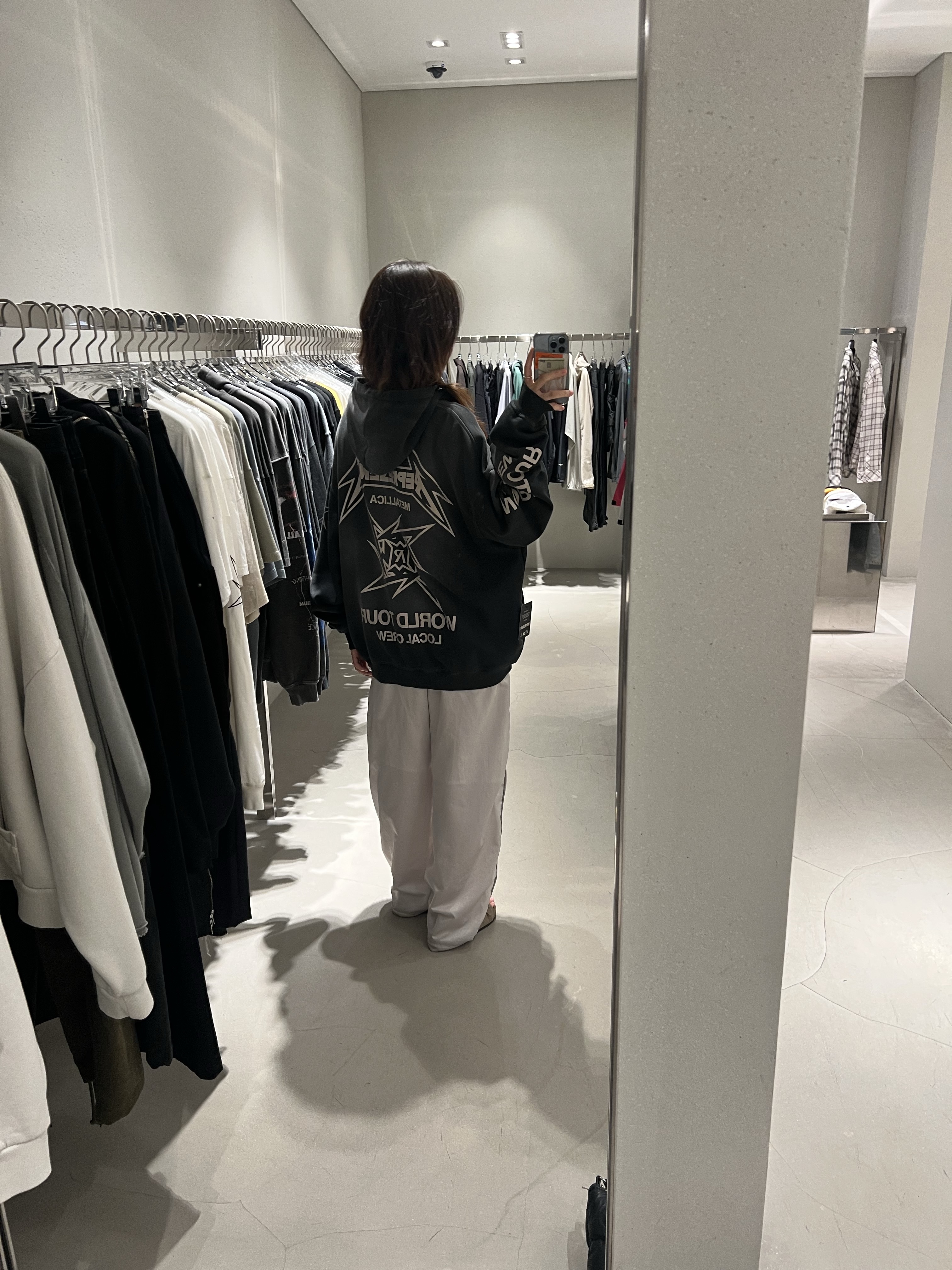 Represent x Metallica 40 Year Anniversary Zip-Thru Hoodie Stained Black - 25SS 착용 스타일 - 1