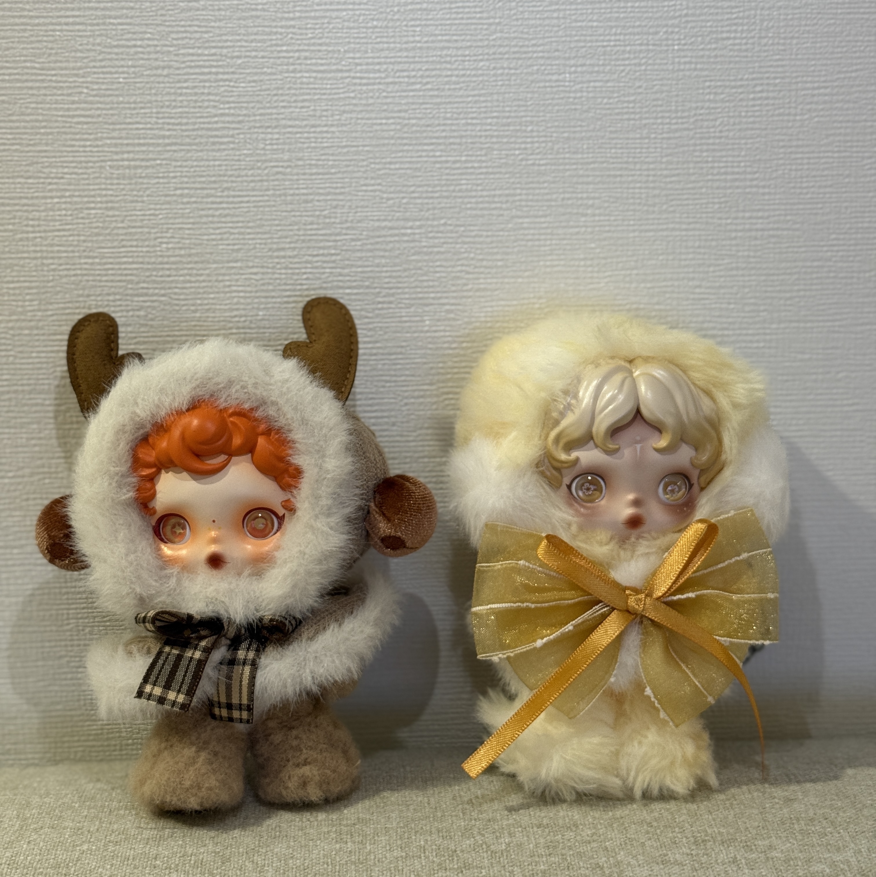 Pop Mart Skullpanda Winter Symphony Series Keyring Wanderer's Tune (Opened Case), Pop Mart Skullpanda L’Impressionnisme Series Plush Doll Dawn (Opened Case) 착용 스타일