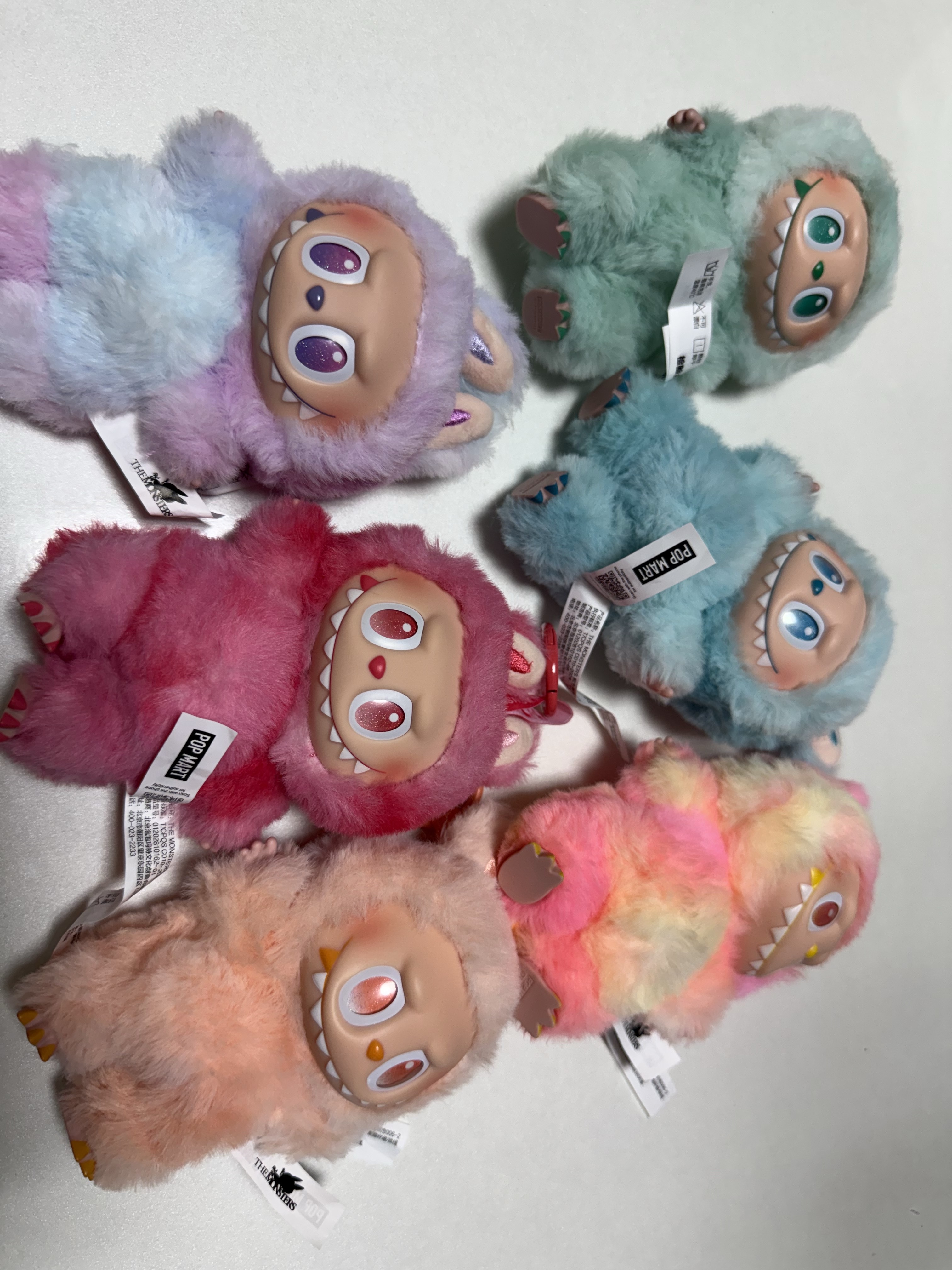 Pop Mart Labubu The Monsters Highlight Series Sealed Case (6 Blind Boxes) 착용 스타일