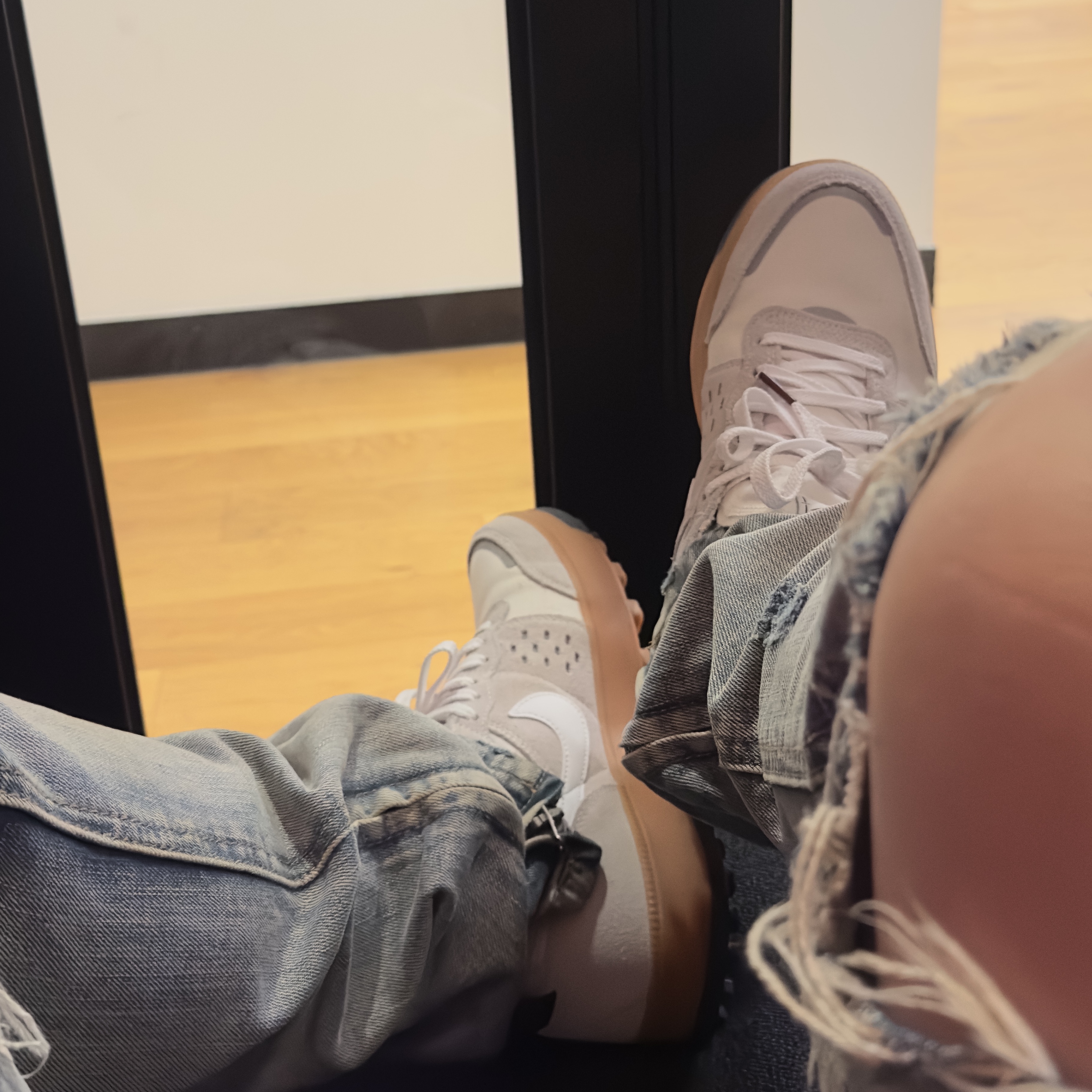 Nike C1TY Vast Grey Phantom 착용 스타일