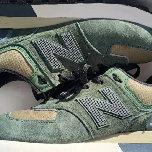 New Balance x Stone Island 574 Legacy Dark Green 착용 스타일