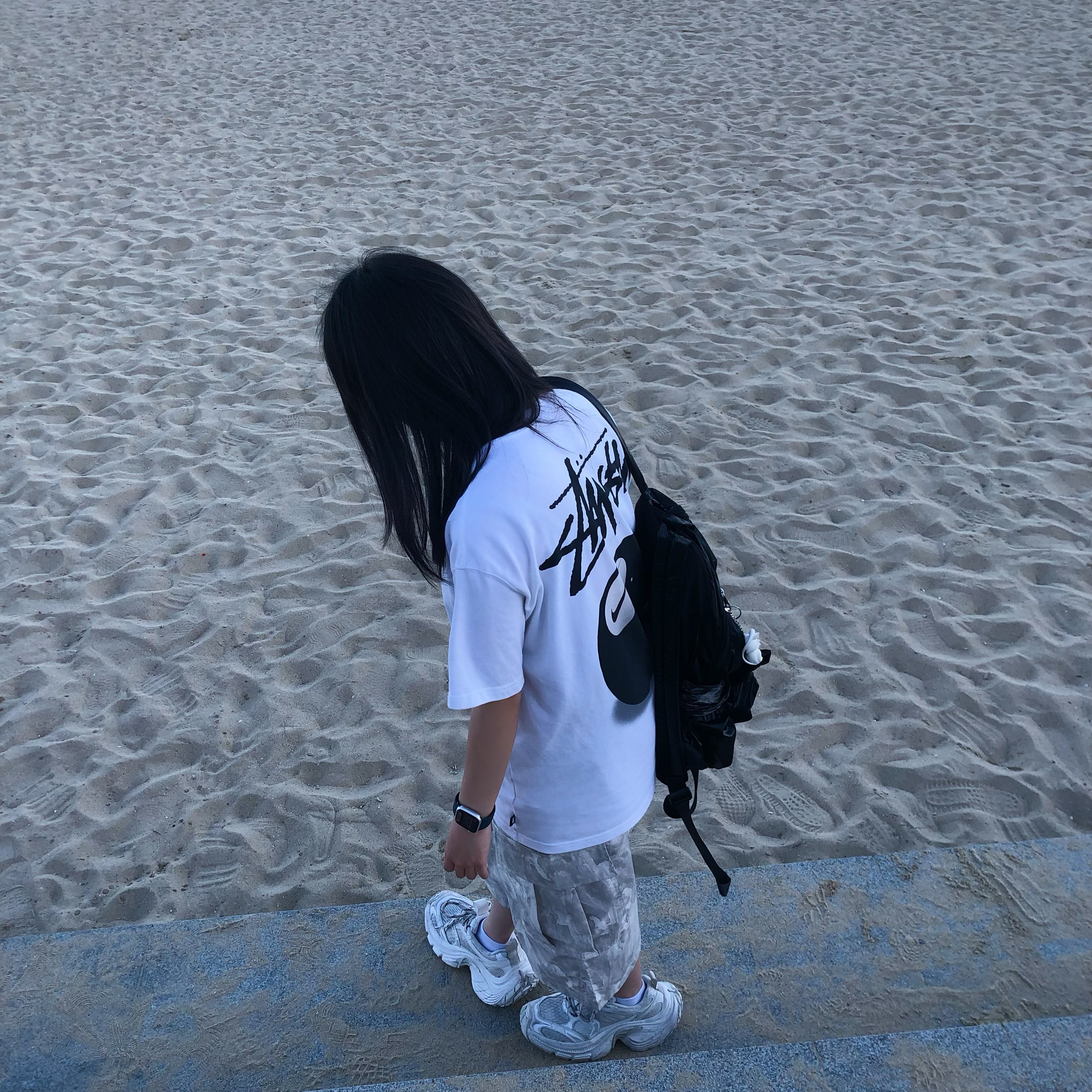 Nike x Stussy NRG FL SS 8 Ball T-Shirt White (DO9322-100), Balenciaga 6XL Sneakers White 착용 스타일 - 2