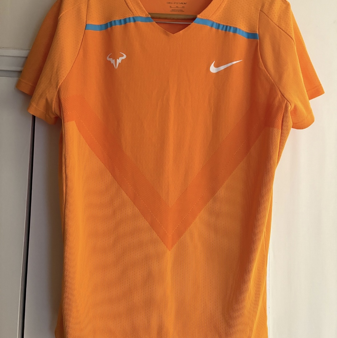 Nike Court Dri-Fit ADV Rafa Short Sleeve Tennis Top Vivid Orange - Asia 착용 스타일
