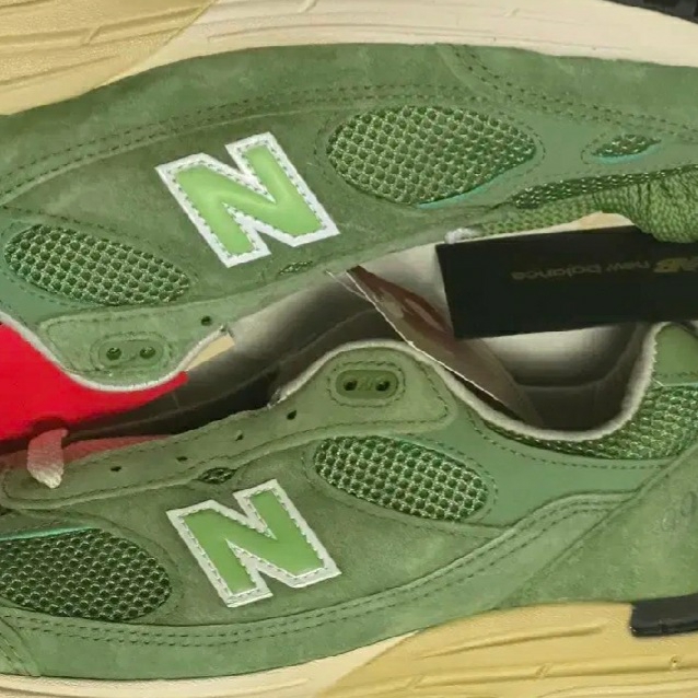 New Balance 993 Made in USA Chive Sea Salt 착용 스타일