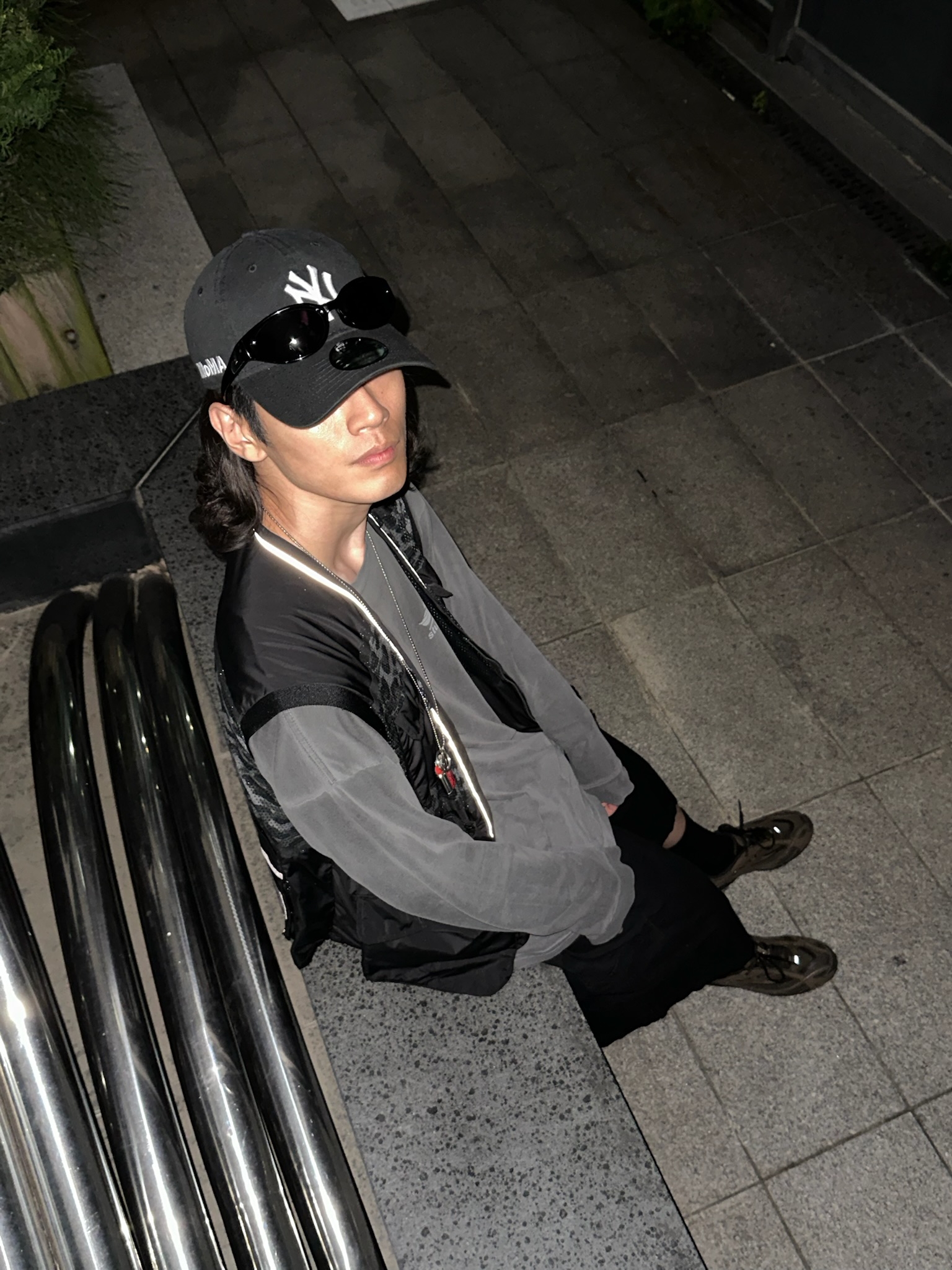 New Era x MoMA New York Yankees Cap Black, Supreme Metal Lighter Holster - 19SS 착용 스타일