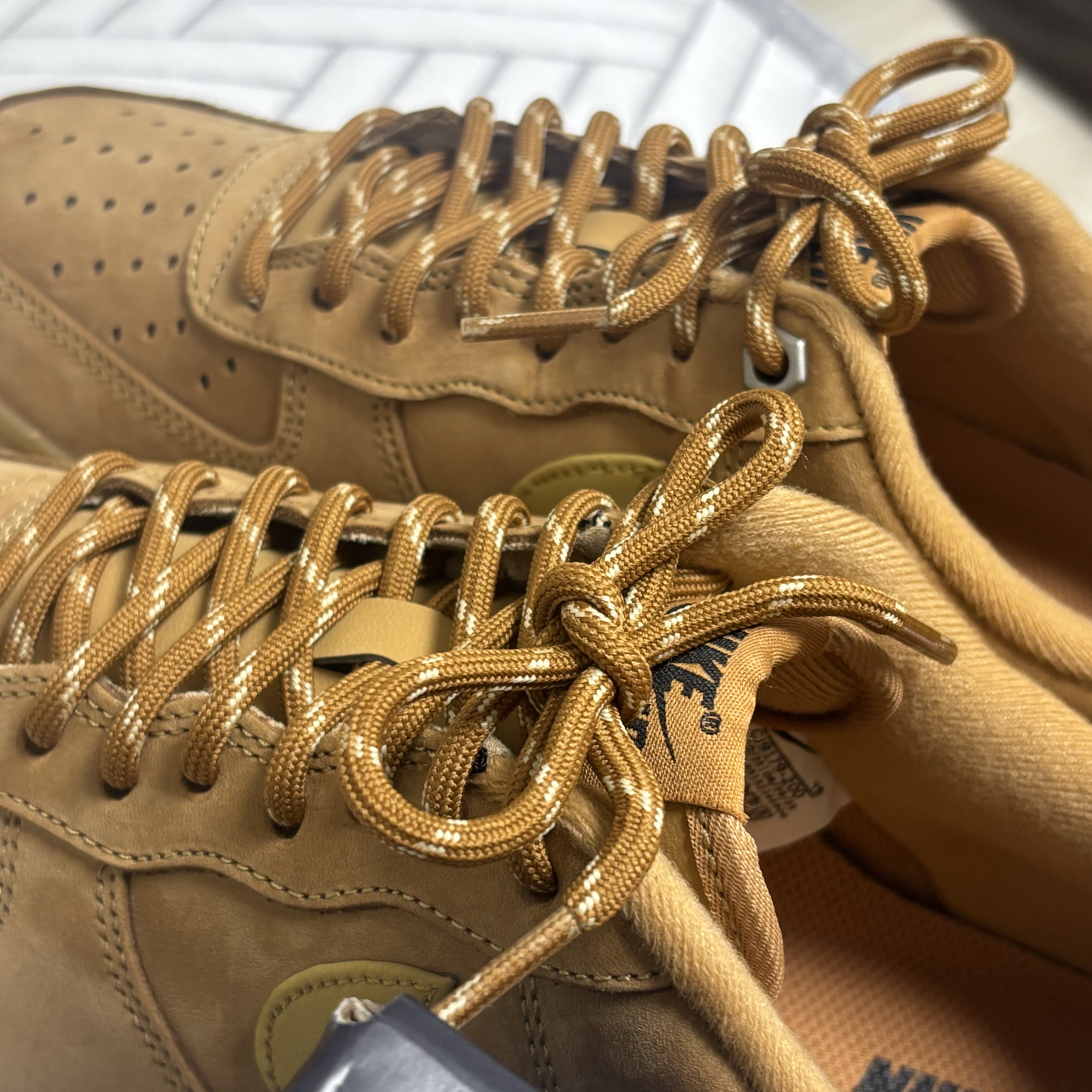 Nike Air Force 1 '07 WB Flax 착용 스타일 - 2