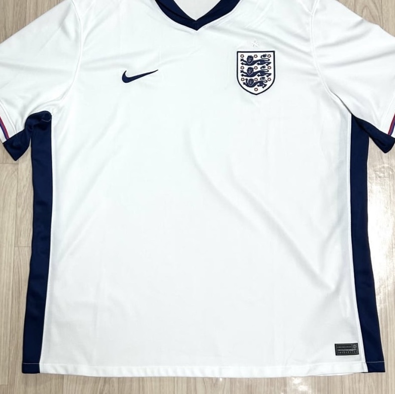 Nike England 2024/25 Dri-Fit Stadium Home Replica Jersey White Blue Void (Non Marking Ver.) 착용 스타일